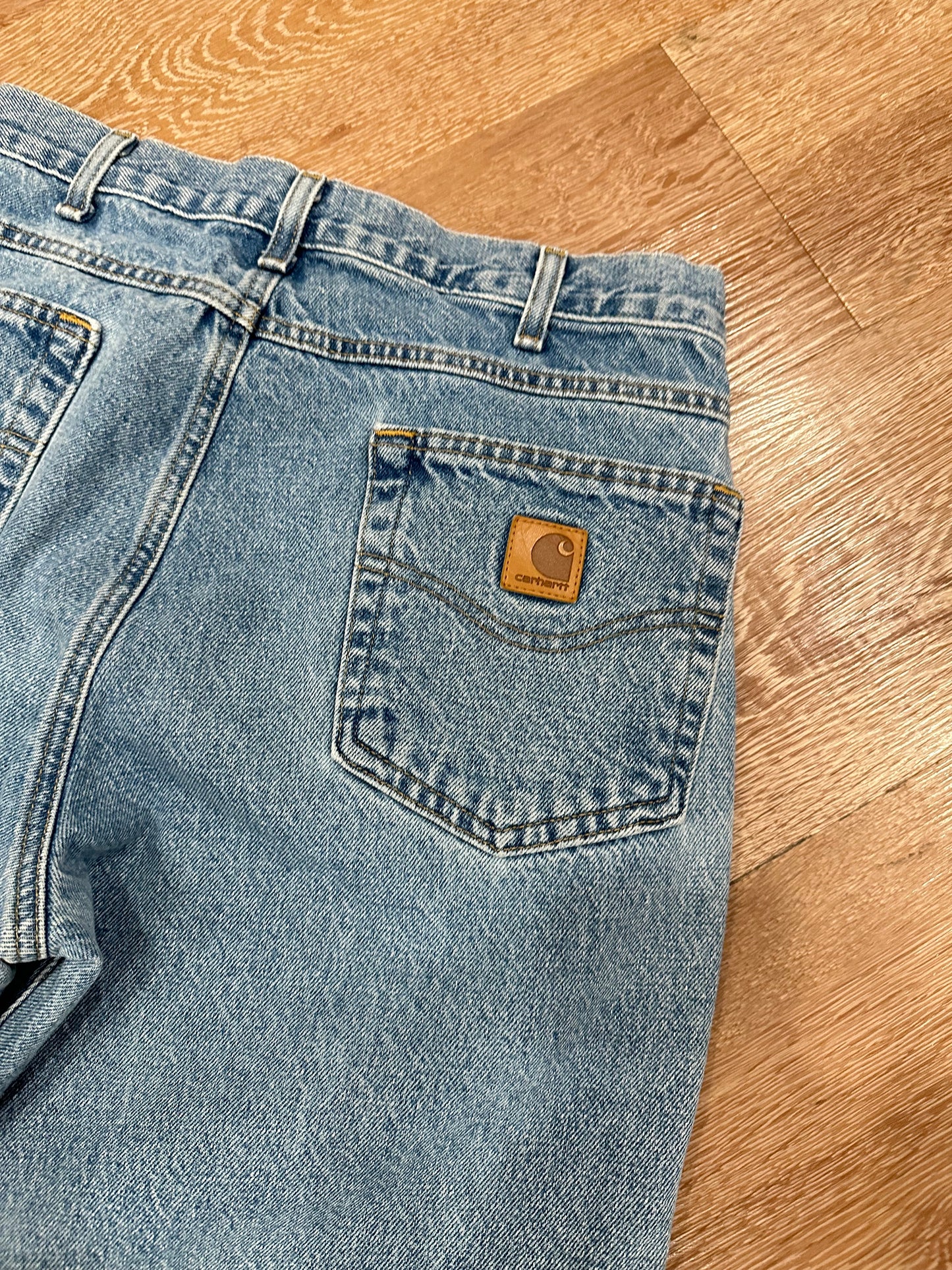 1990s Carhartt Denim Work Jeans Light Wash (34)