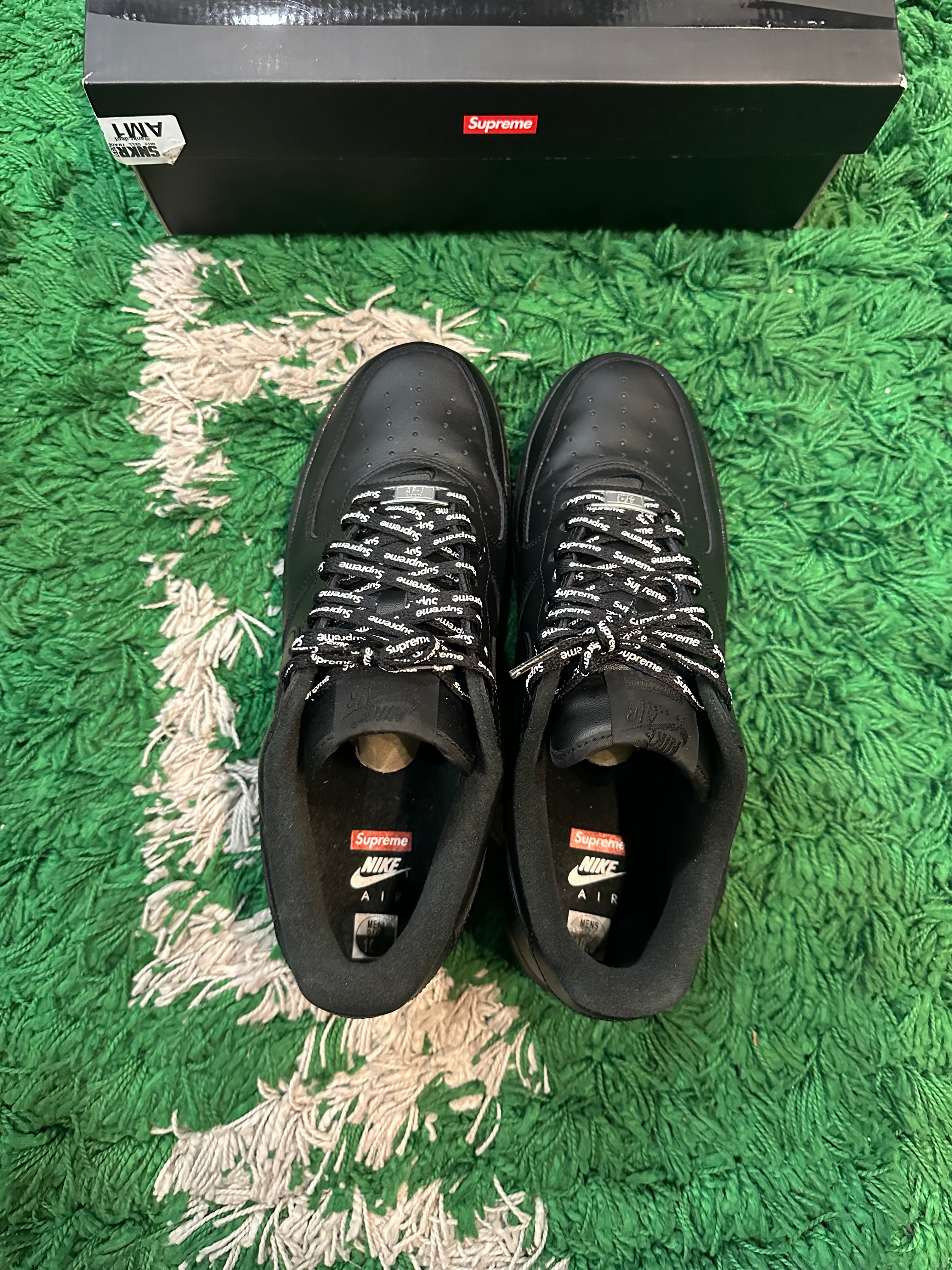 Nike Air Force 1 Low Supreme “Black”