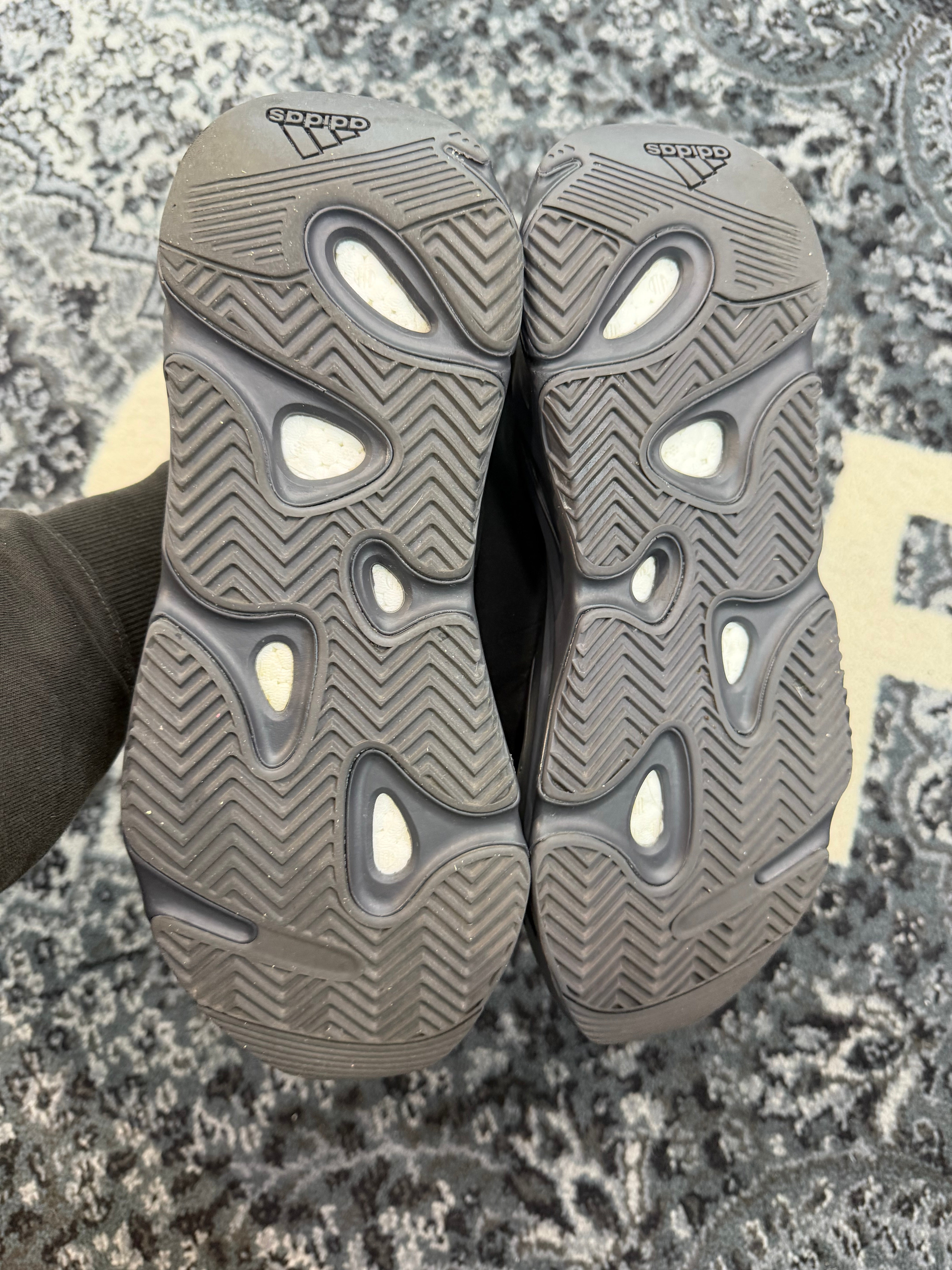 Yeezy 700 “Triple Black”