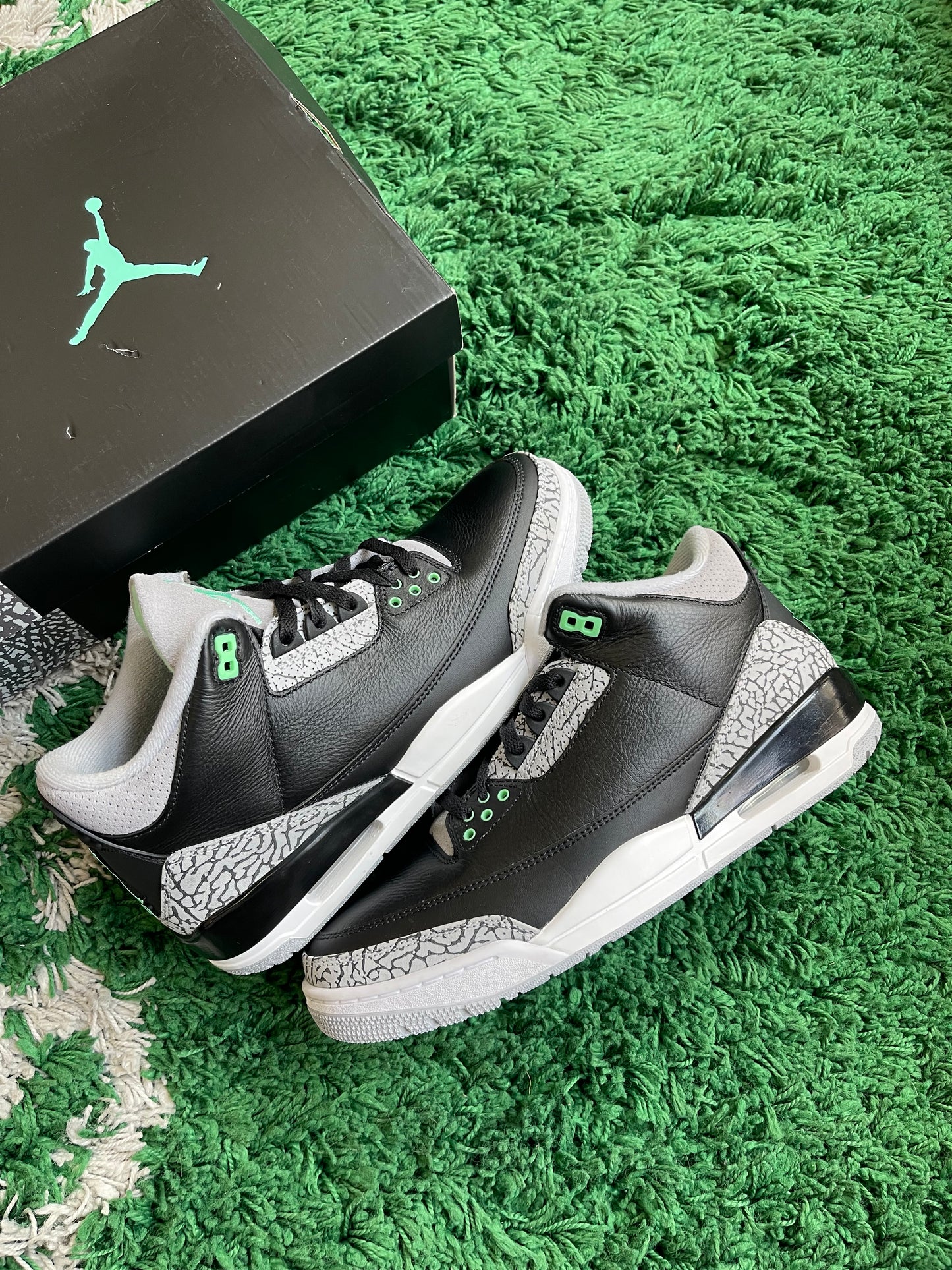 Jordan 3 “Green Glow”