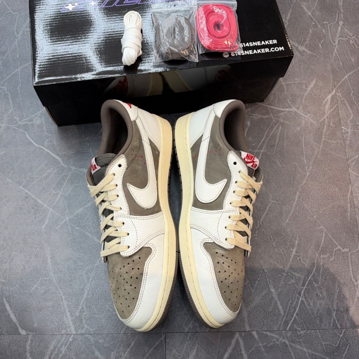 Jordan 1 Retro Low OG SP Travis Scott Reverse Mocha - Image 2