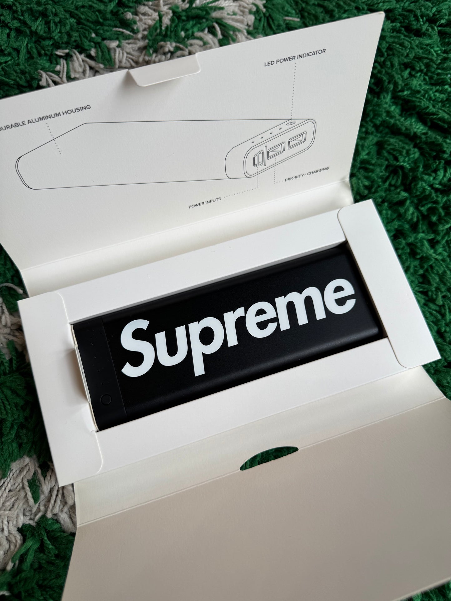 Supreme x Mophie Encore 20k “Black”