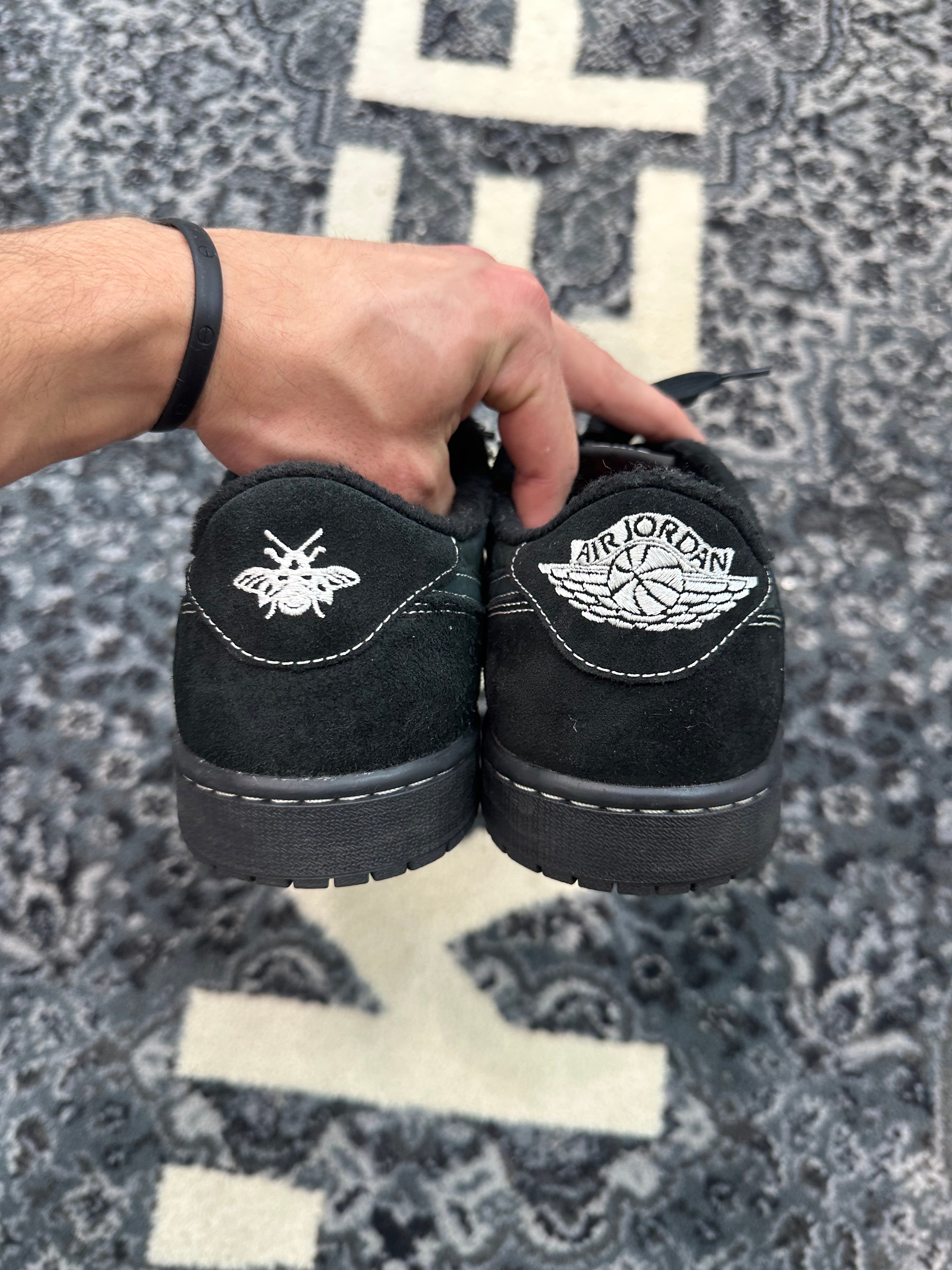 Jordan 1 Low Travis Scott “Phantom”