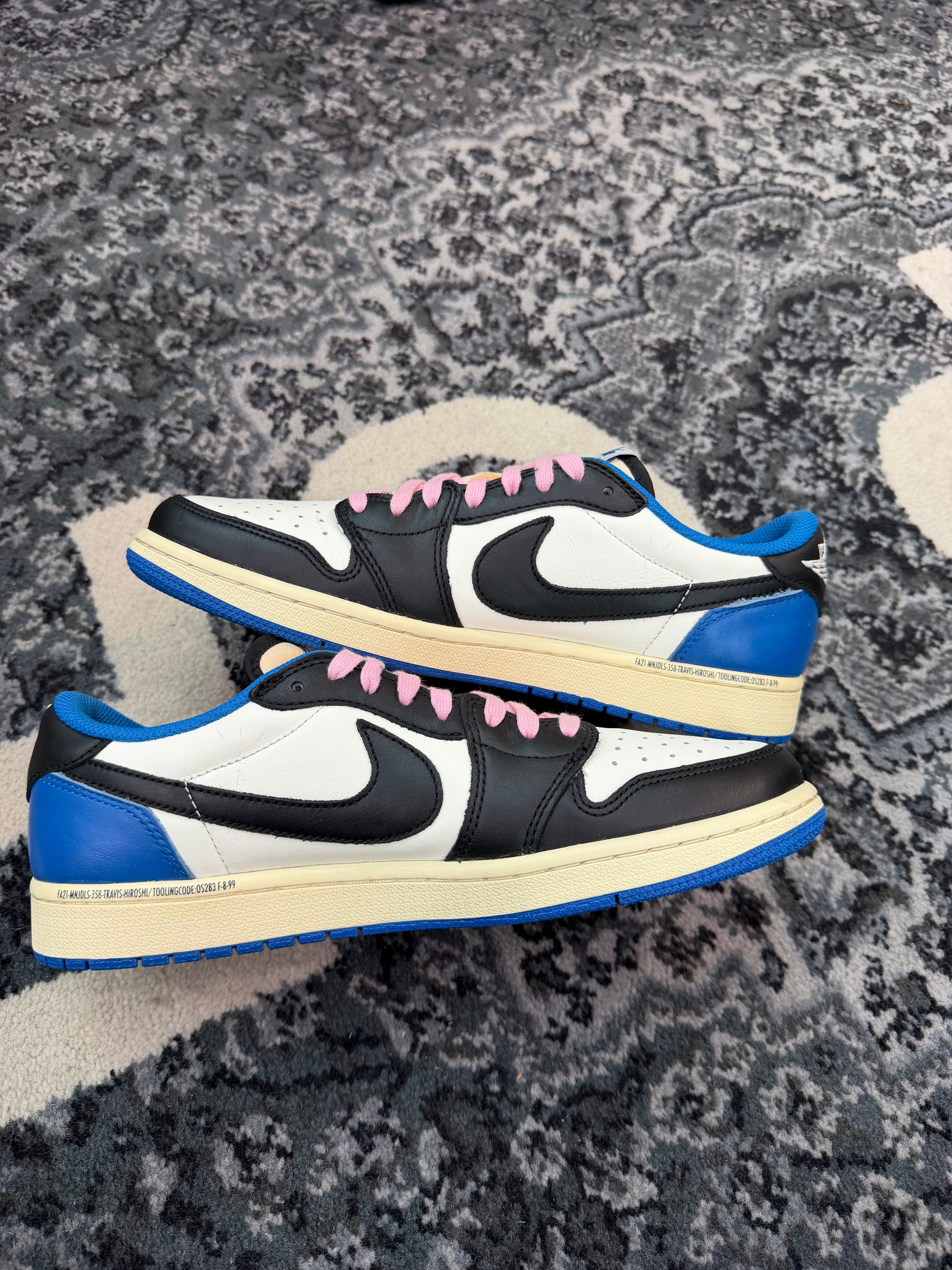 Jordan 1 Low x Travis Scott “Fragment”