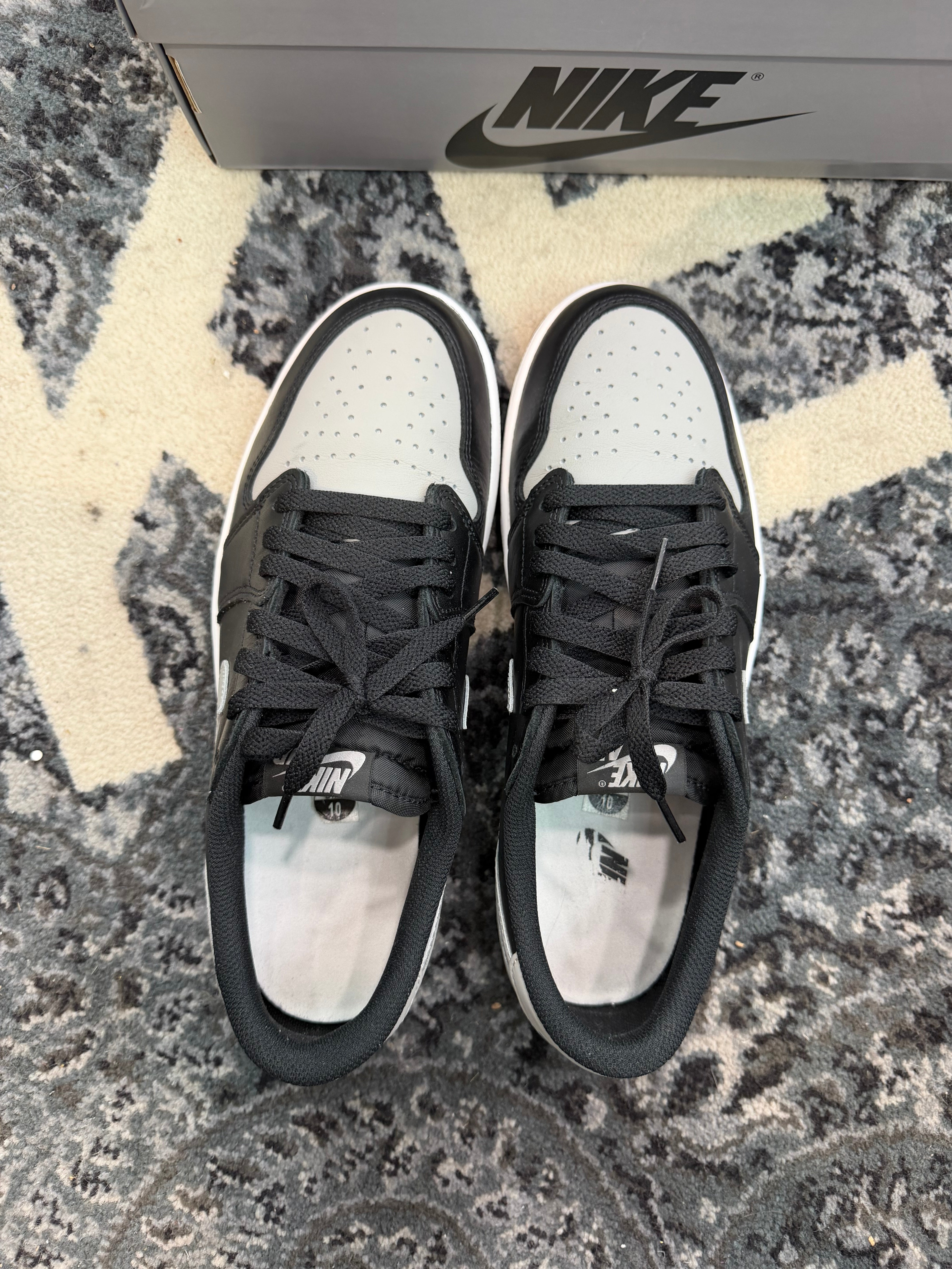 Jordan 1 Low “Shadow”