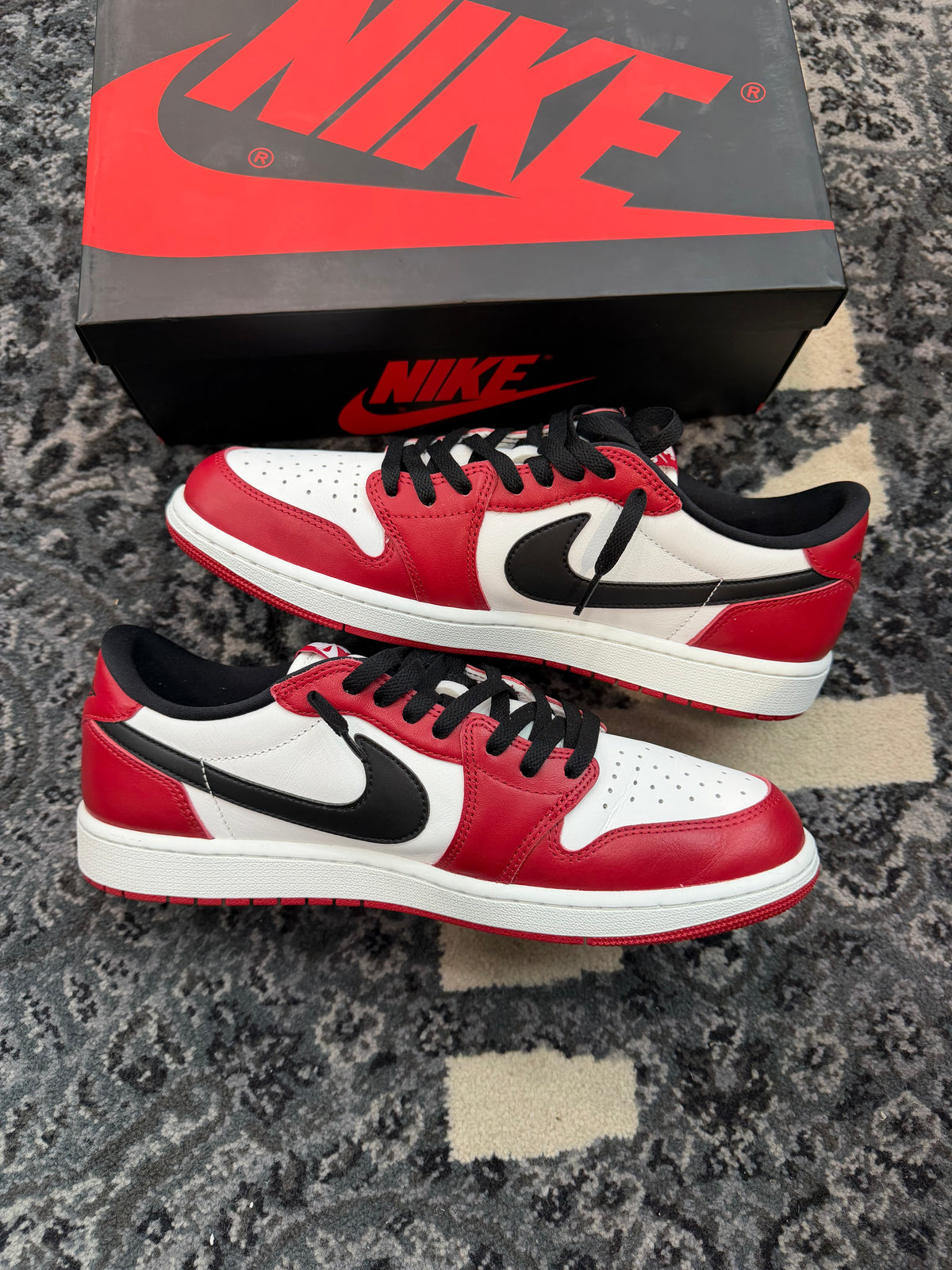 Jordan 1 Low “Chicago”
