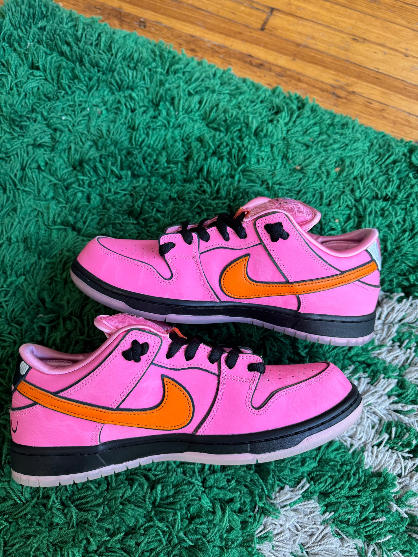Nike Dunk Low SB Powerpuff “Blossom”