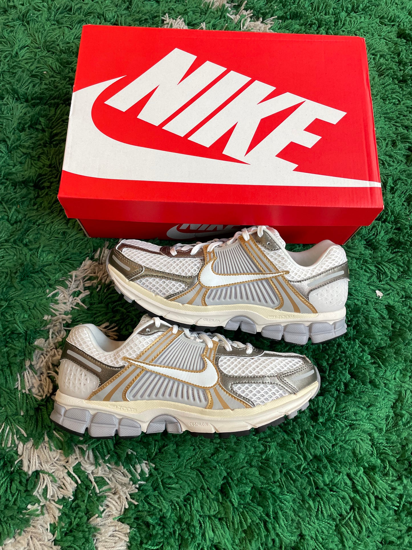 Nike Vomero “Platinum Tint”