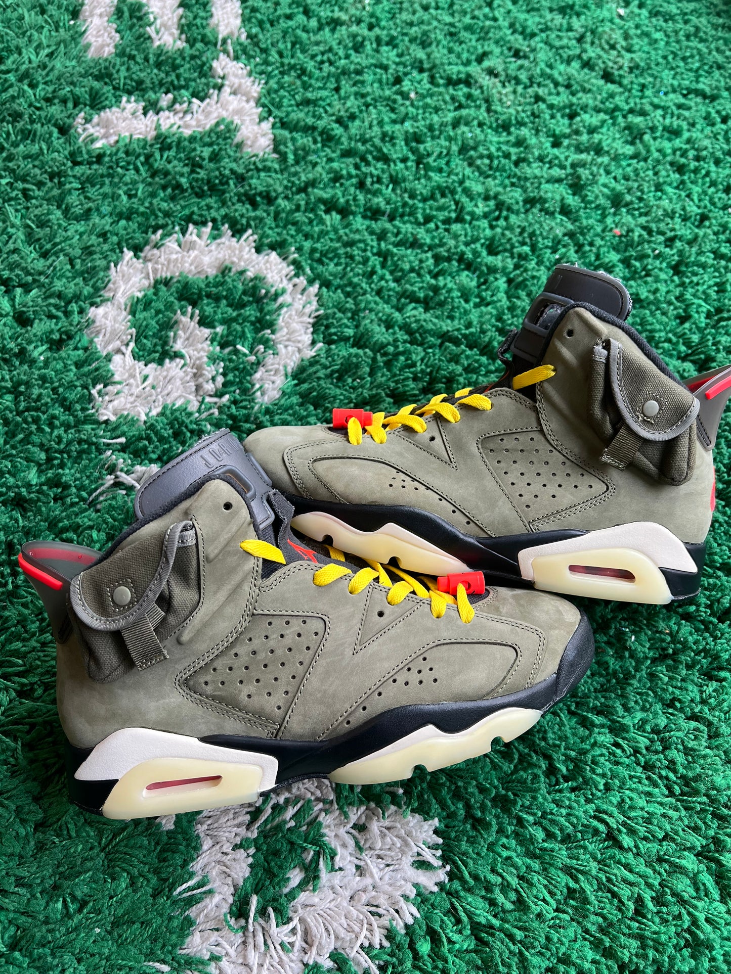 Jordan 6 x Travis Scott “Olive”