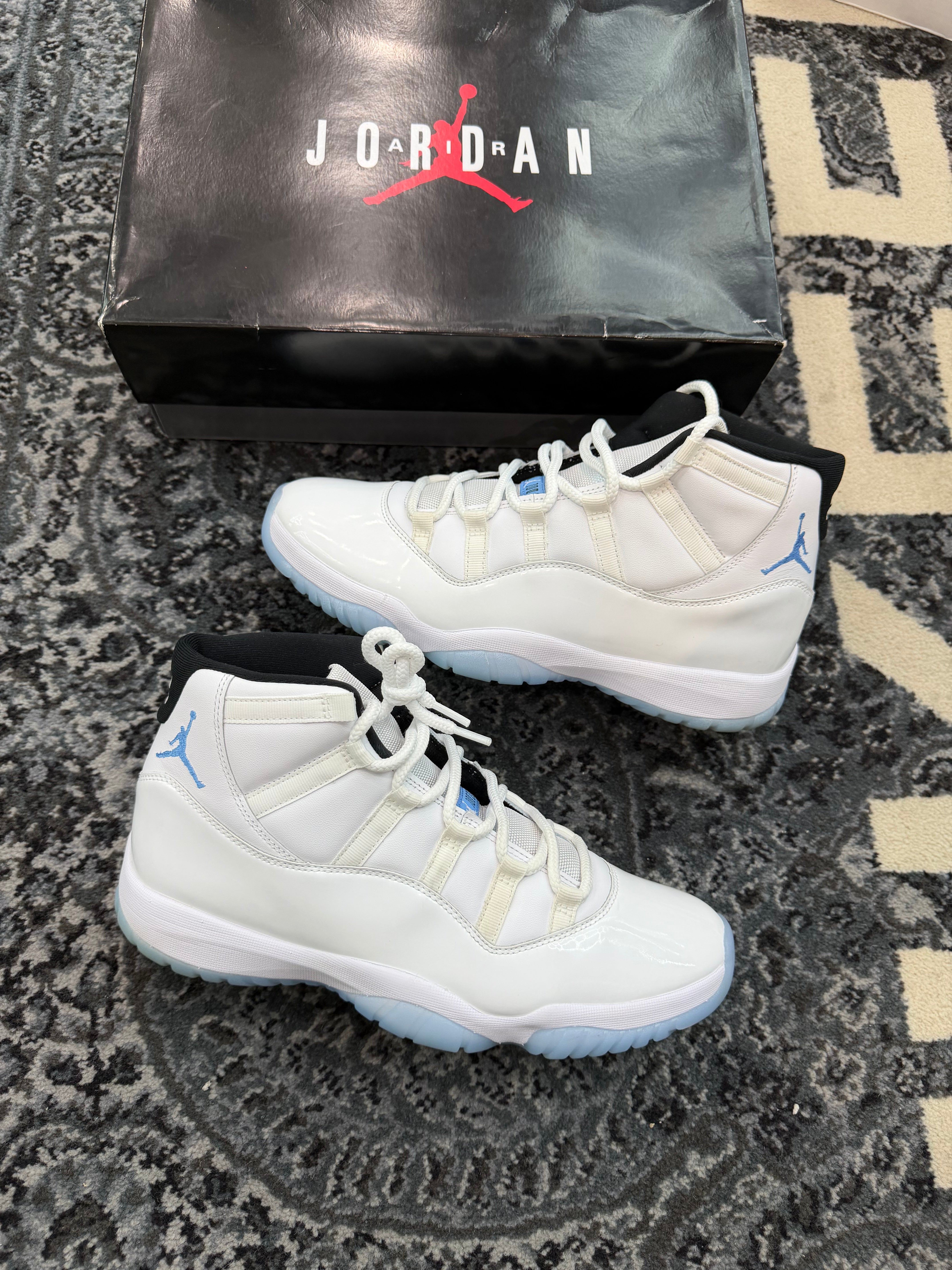 Jordan 11 “Legend Blue”