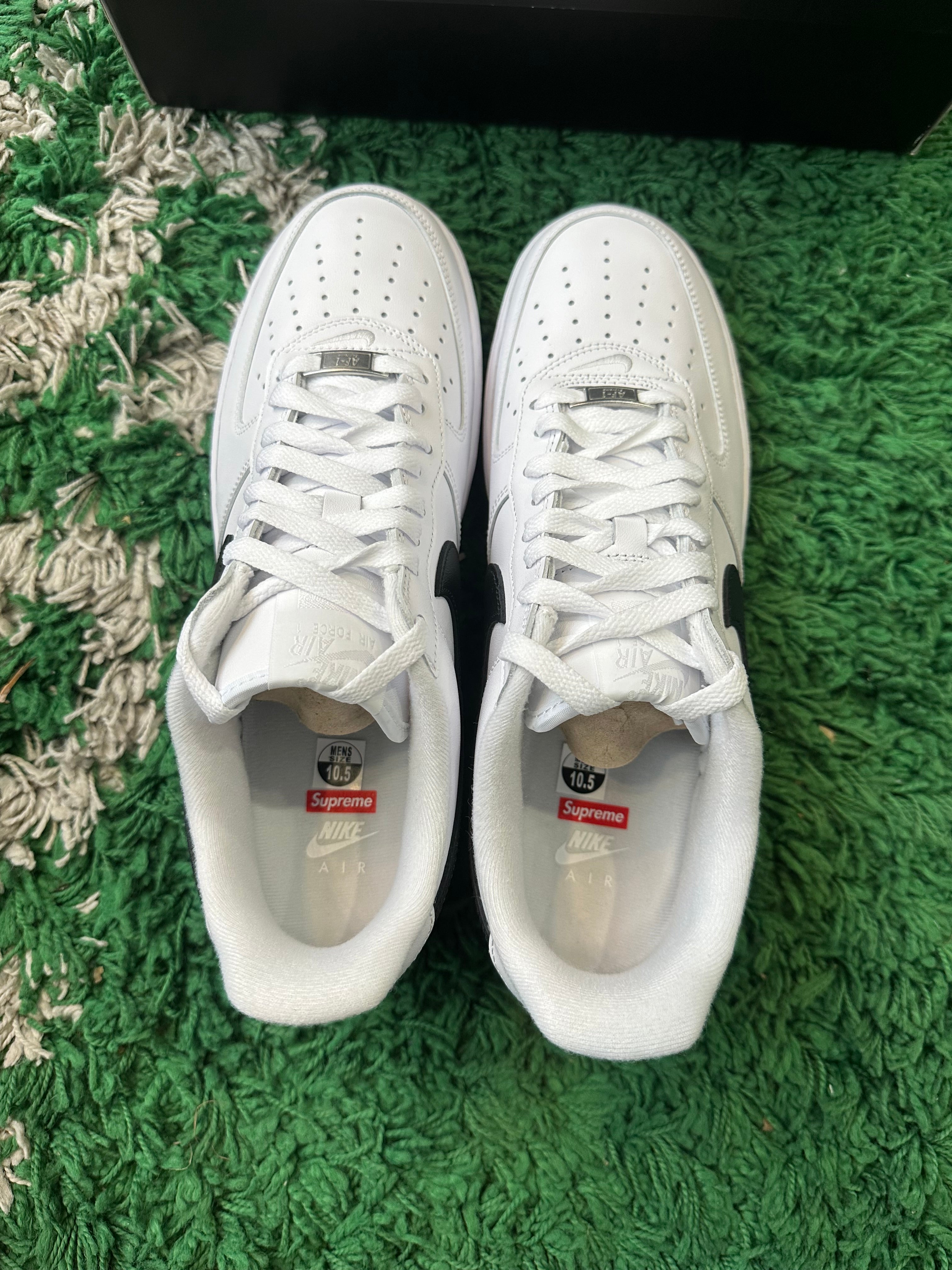 Nike Air Force 1 Low Supreme “White Black”
