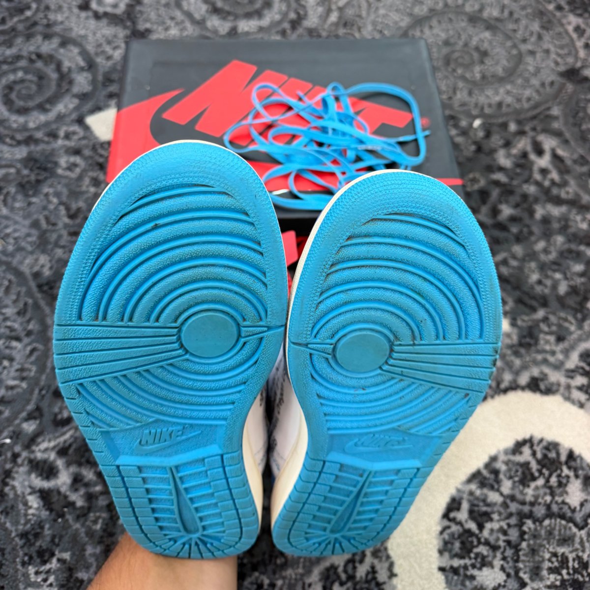 Jordan 1 Retro High Off-White University Blue - box