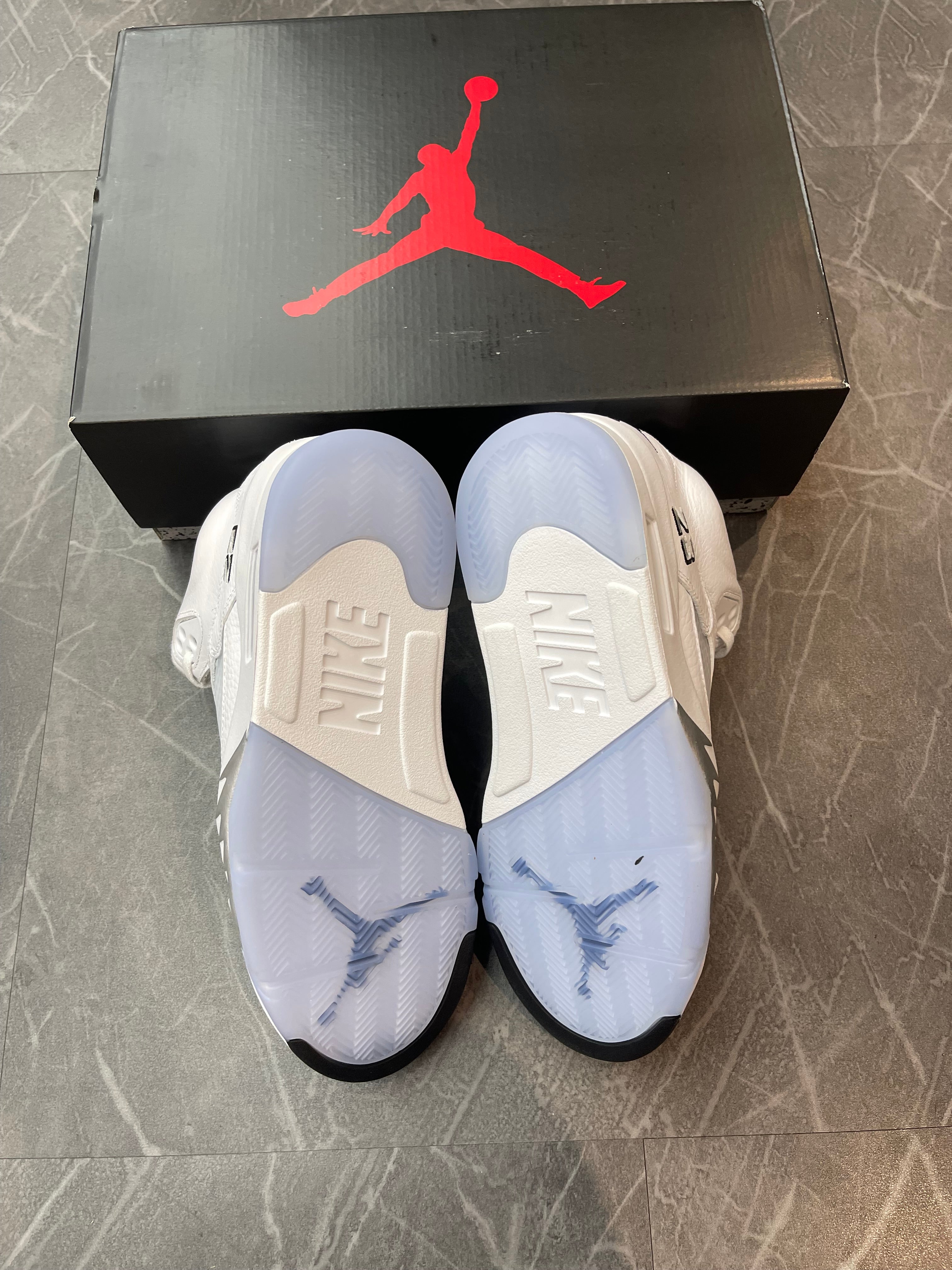 Jordan 5 “White Metallic”
