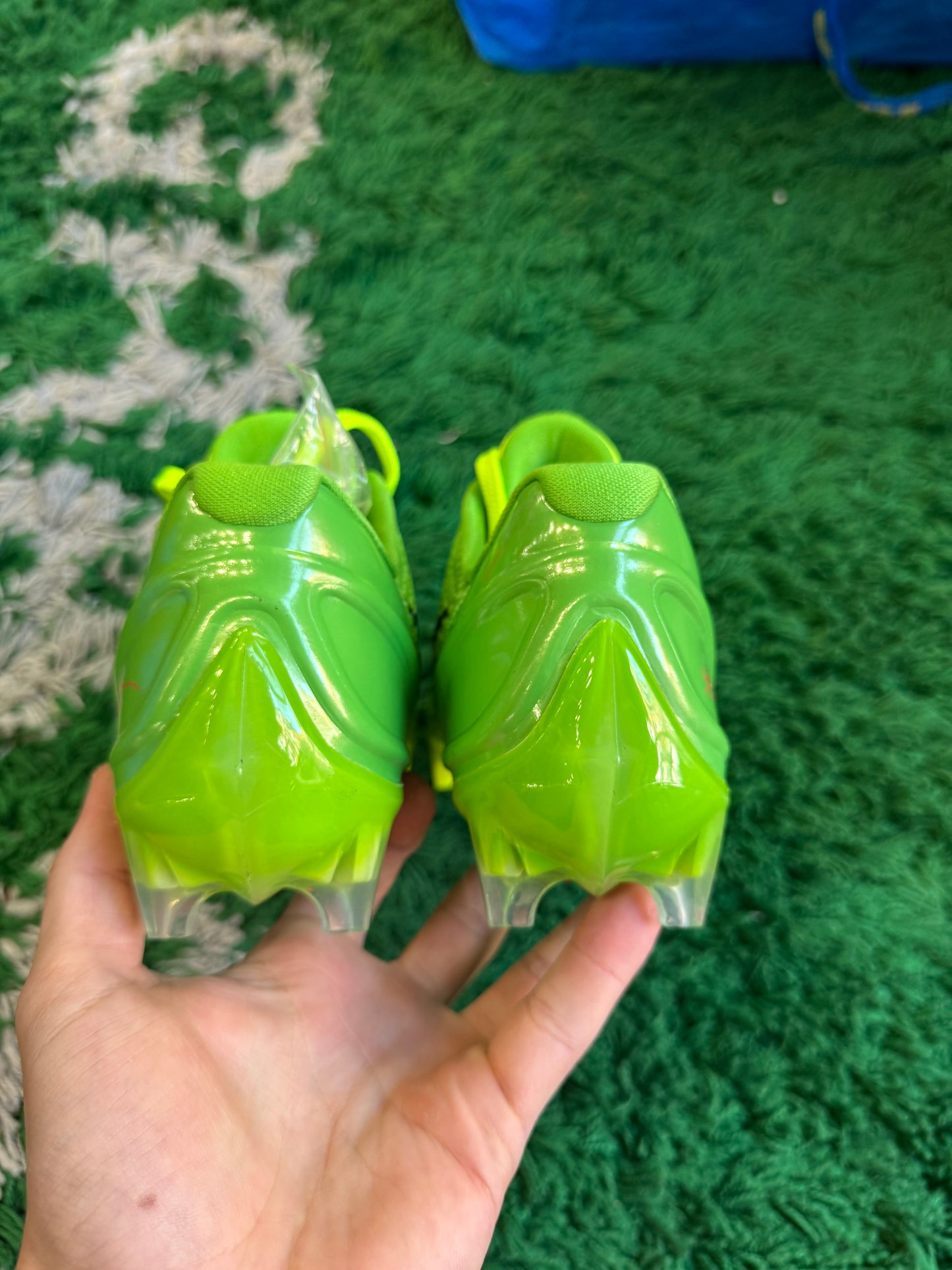 Nike Vapor Edge x Kobe 6 Cleats “Grinch”