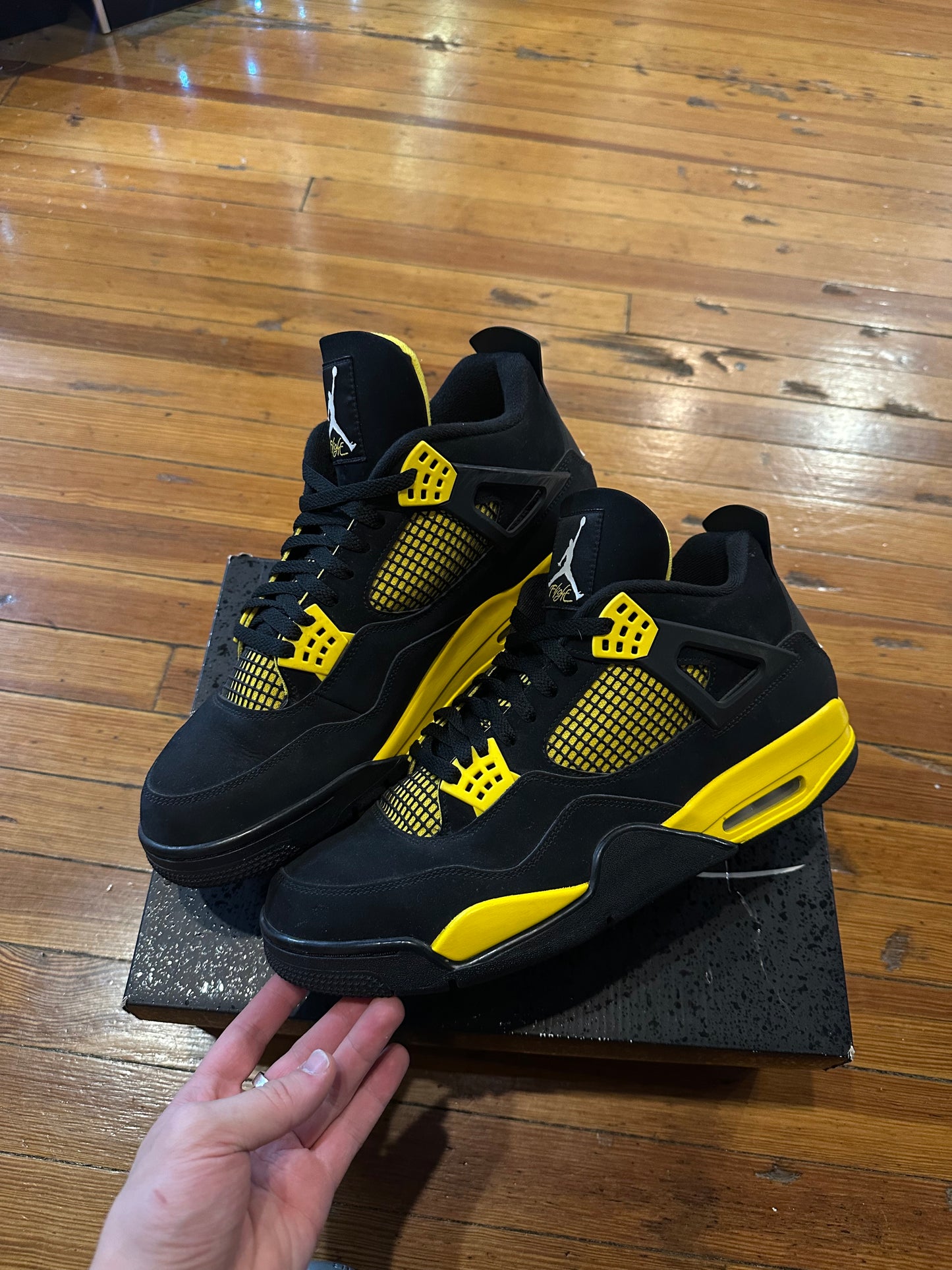 Jordan 4 “Thunder”