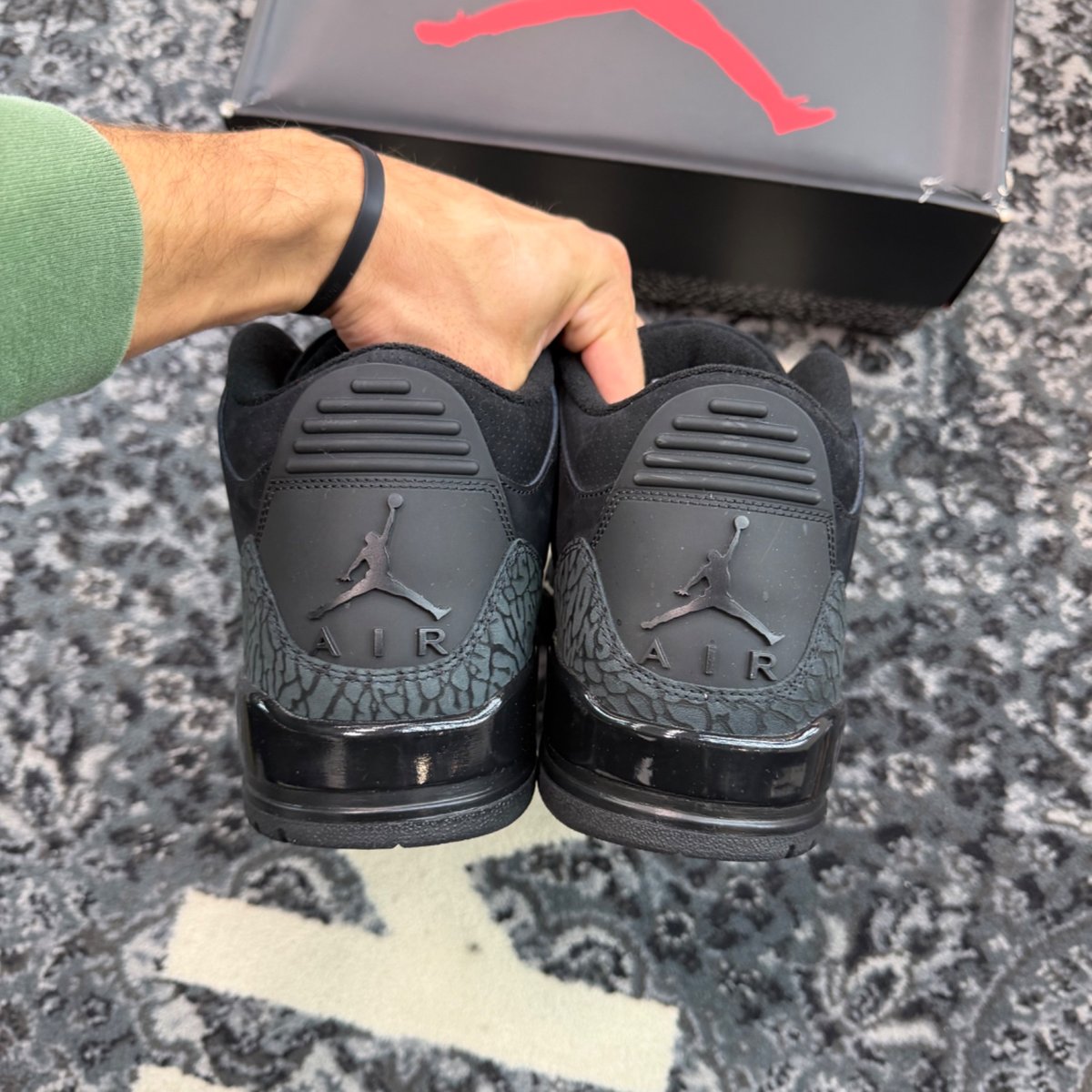 Jordan 3 Retro Black Cat (2025) - tag