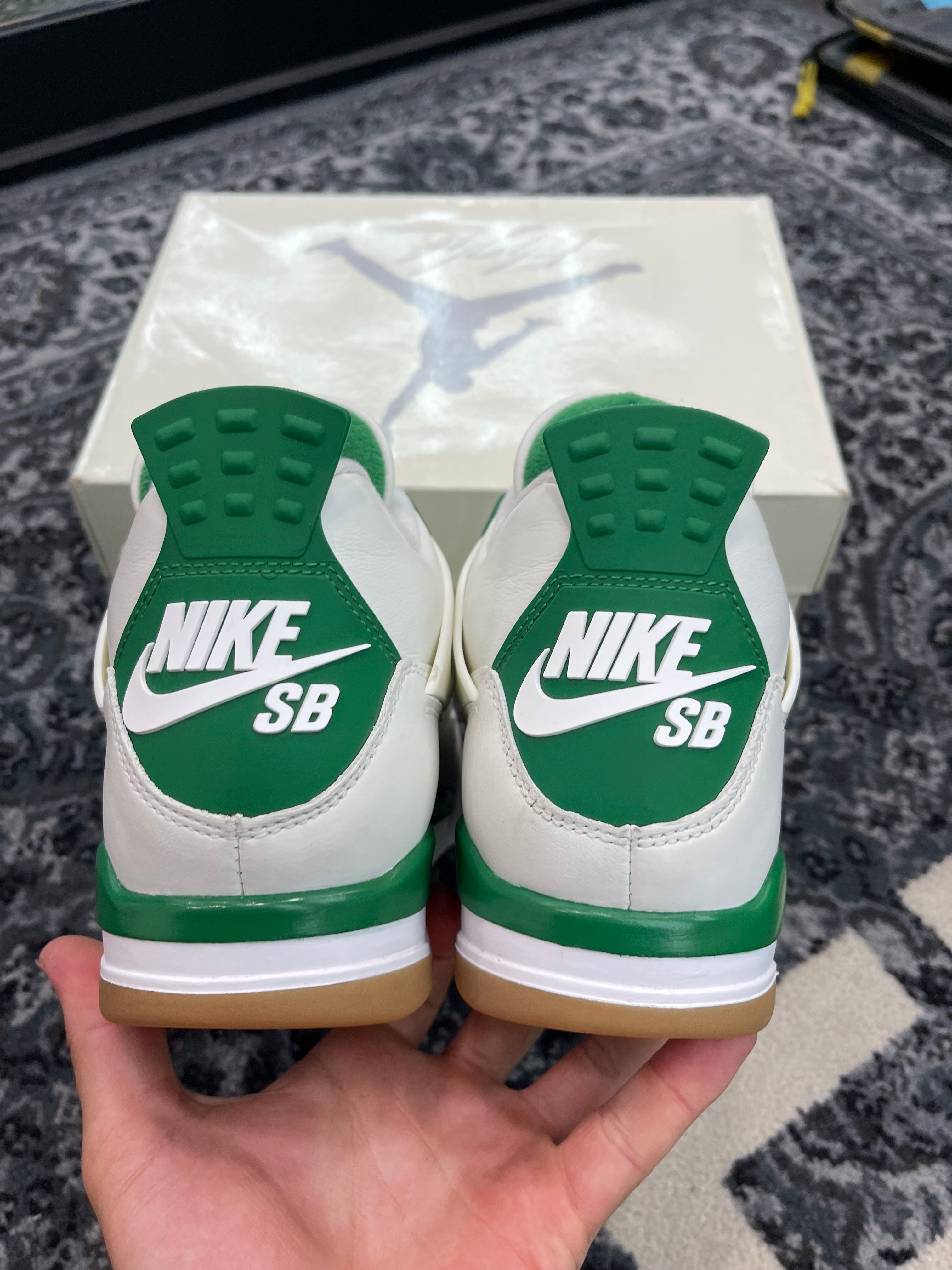Jordan 4 SB “Pine Green”