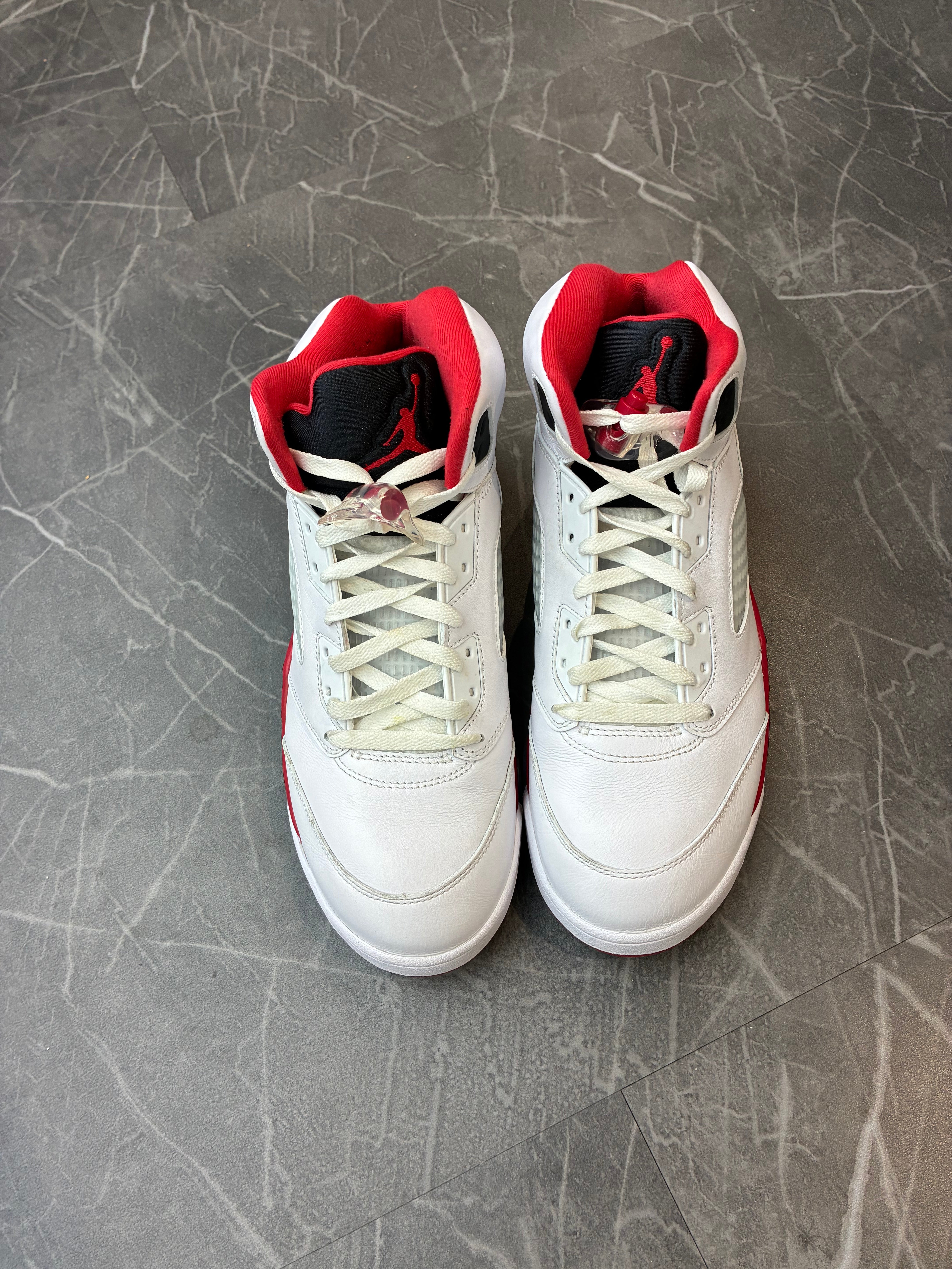 Jordan 5 “Fire Red Black Tongue”