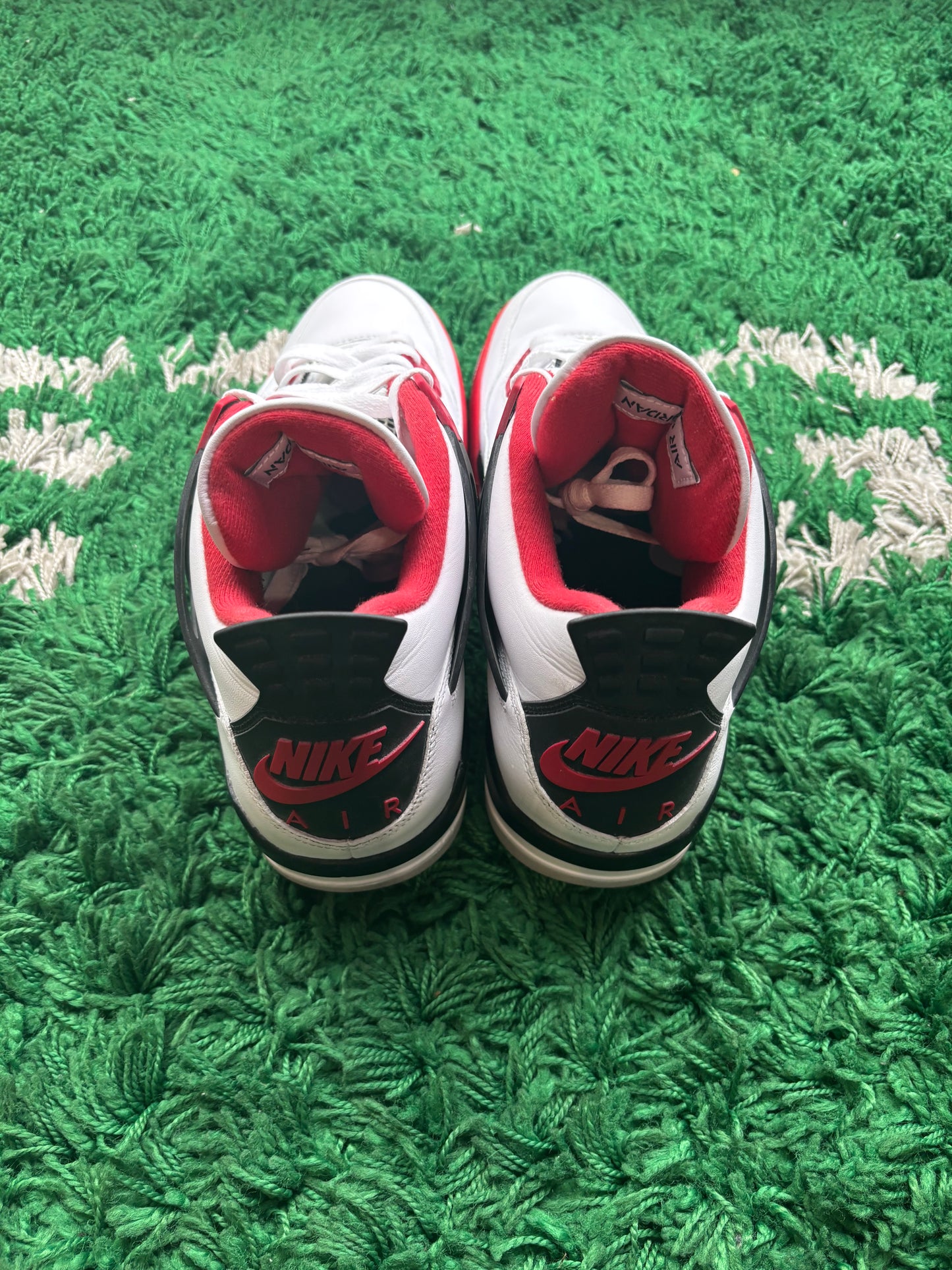 Jordan 4 “Fire Red”