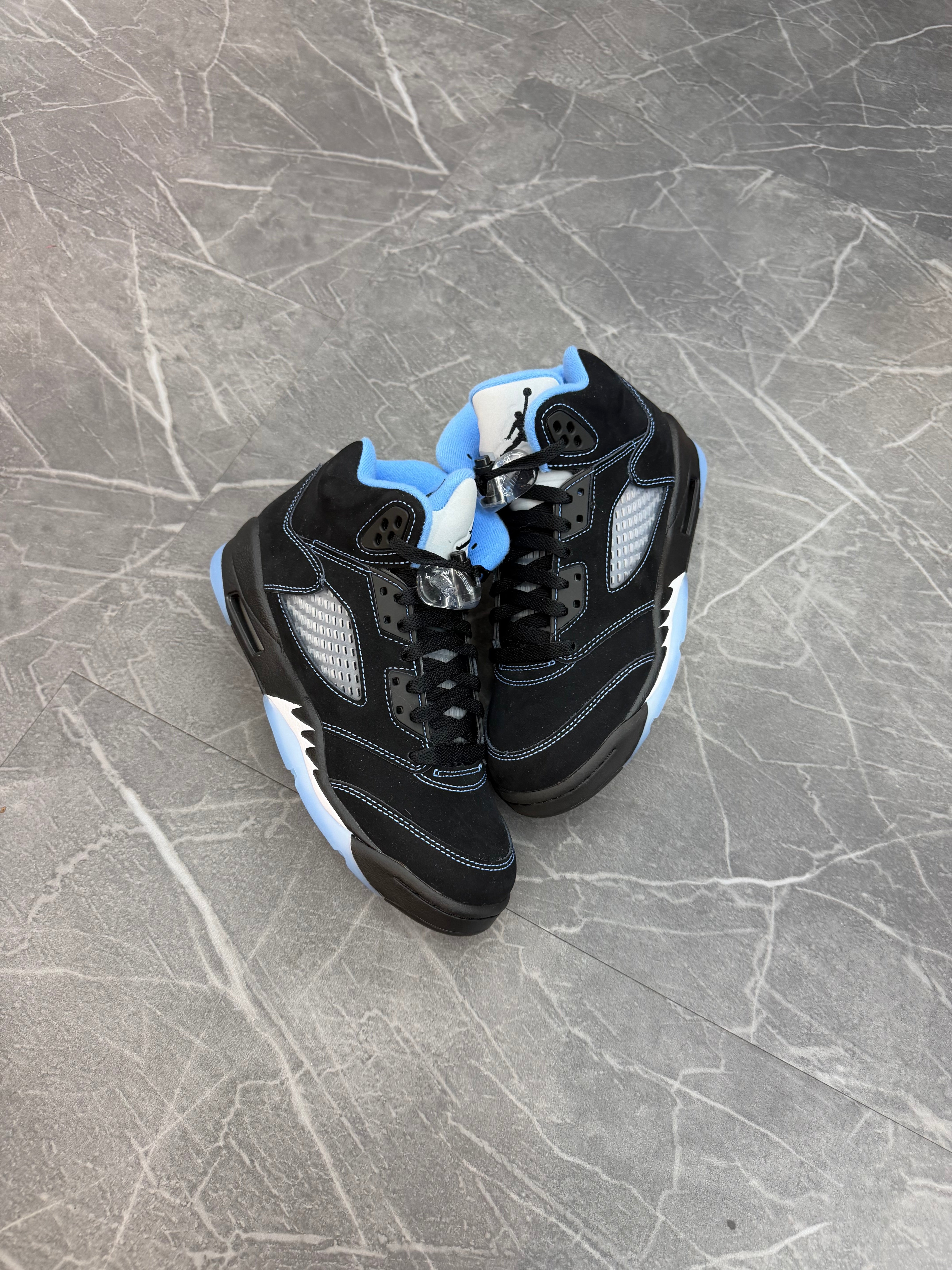 Jordan 5 “Black University Blue”
