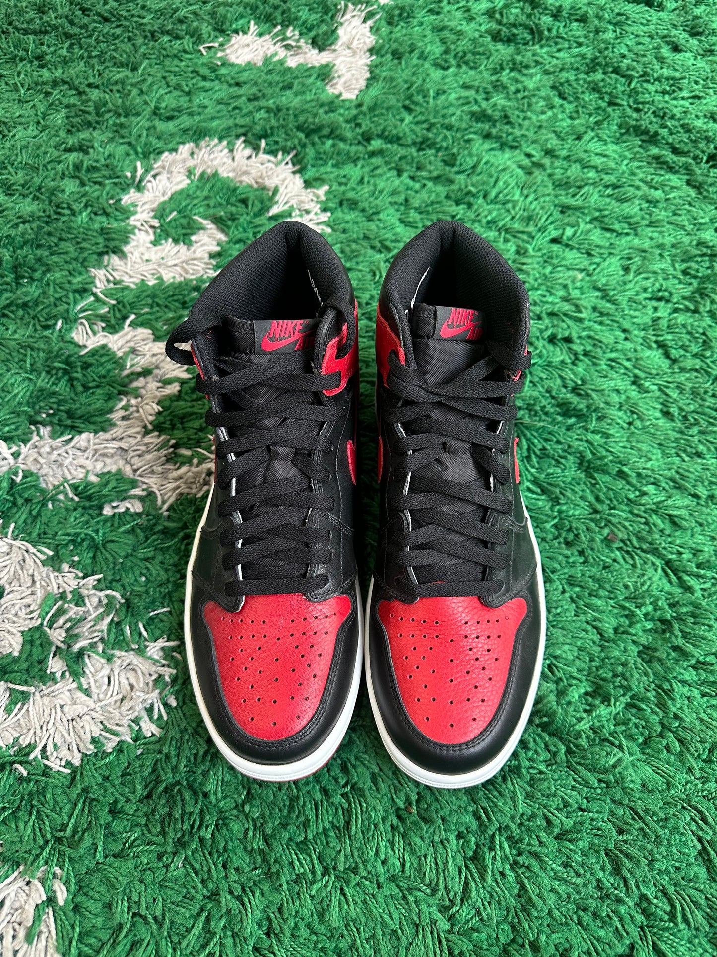 Jordan 1 High “Bred Banned” (2016)
