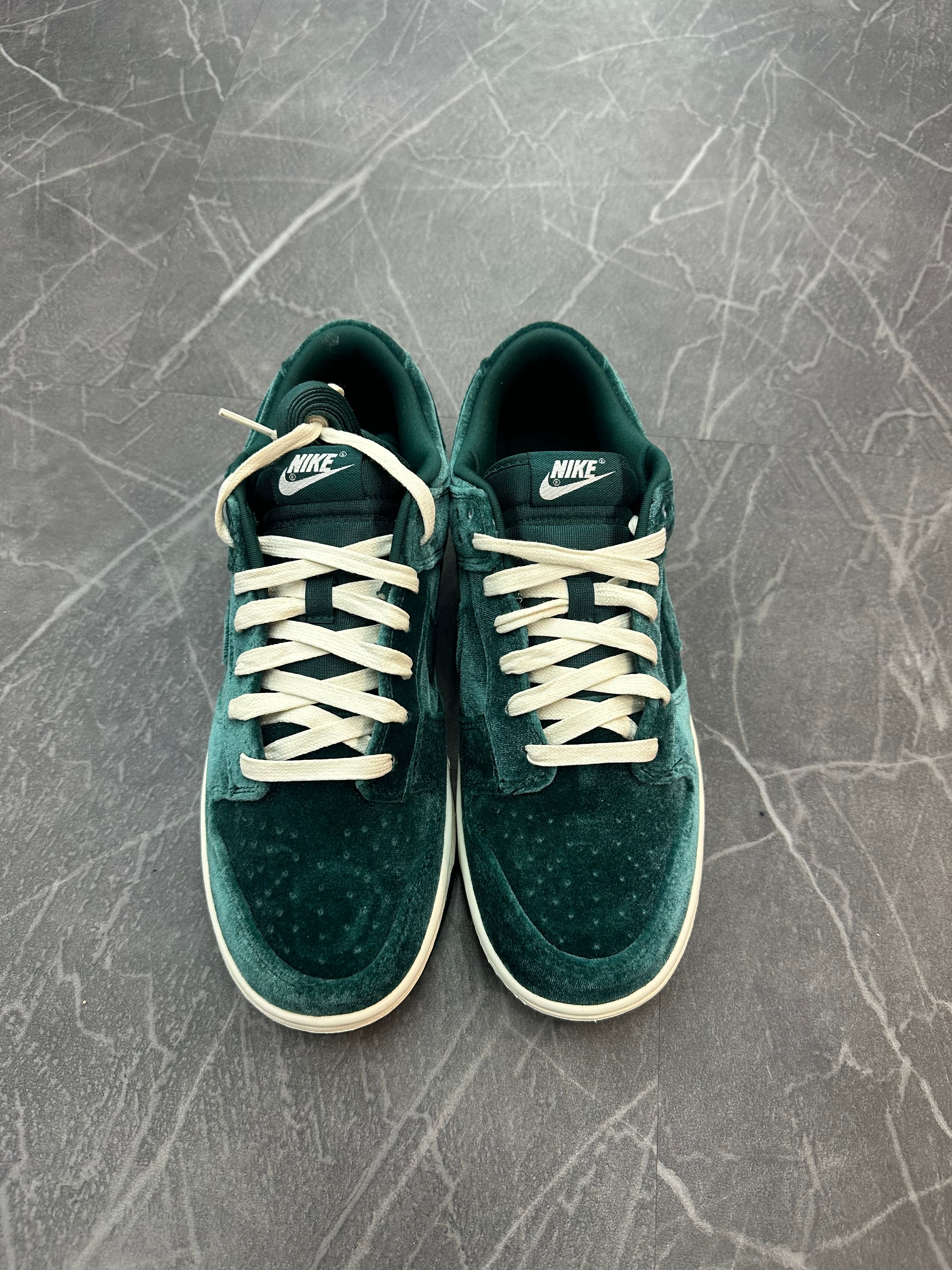 Nike Dunk Low “Velvet Teal”