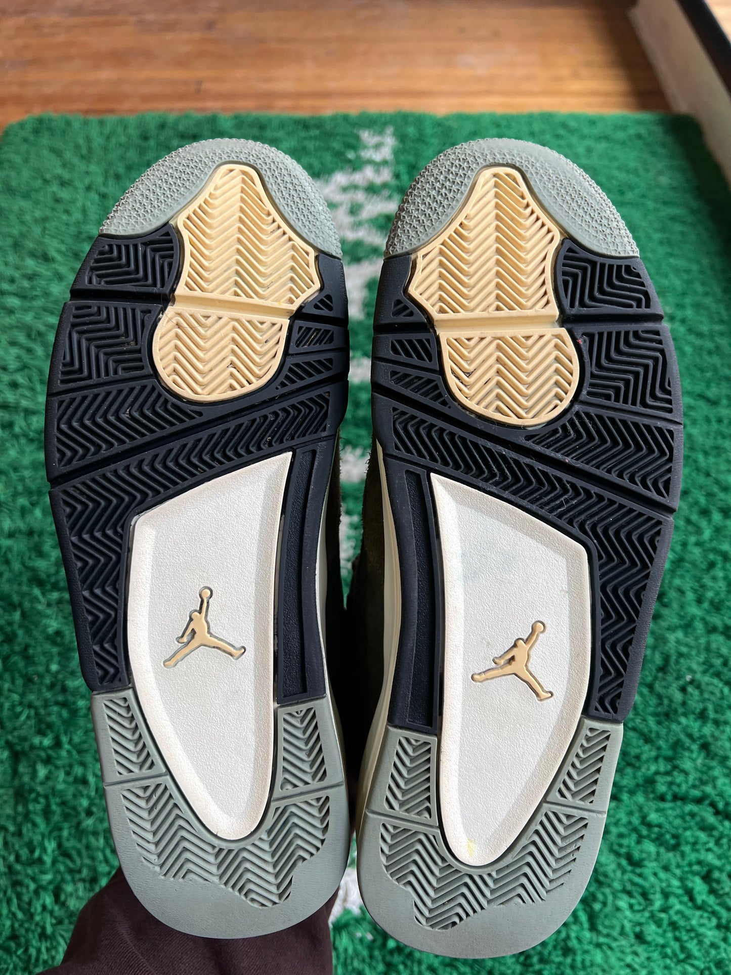 Jordan 4 Craft “Medium Olive”