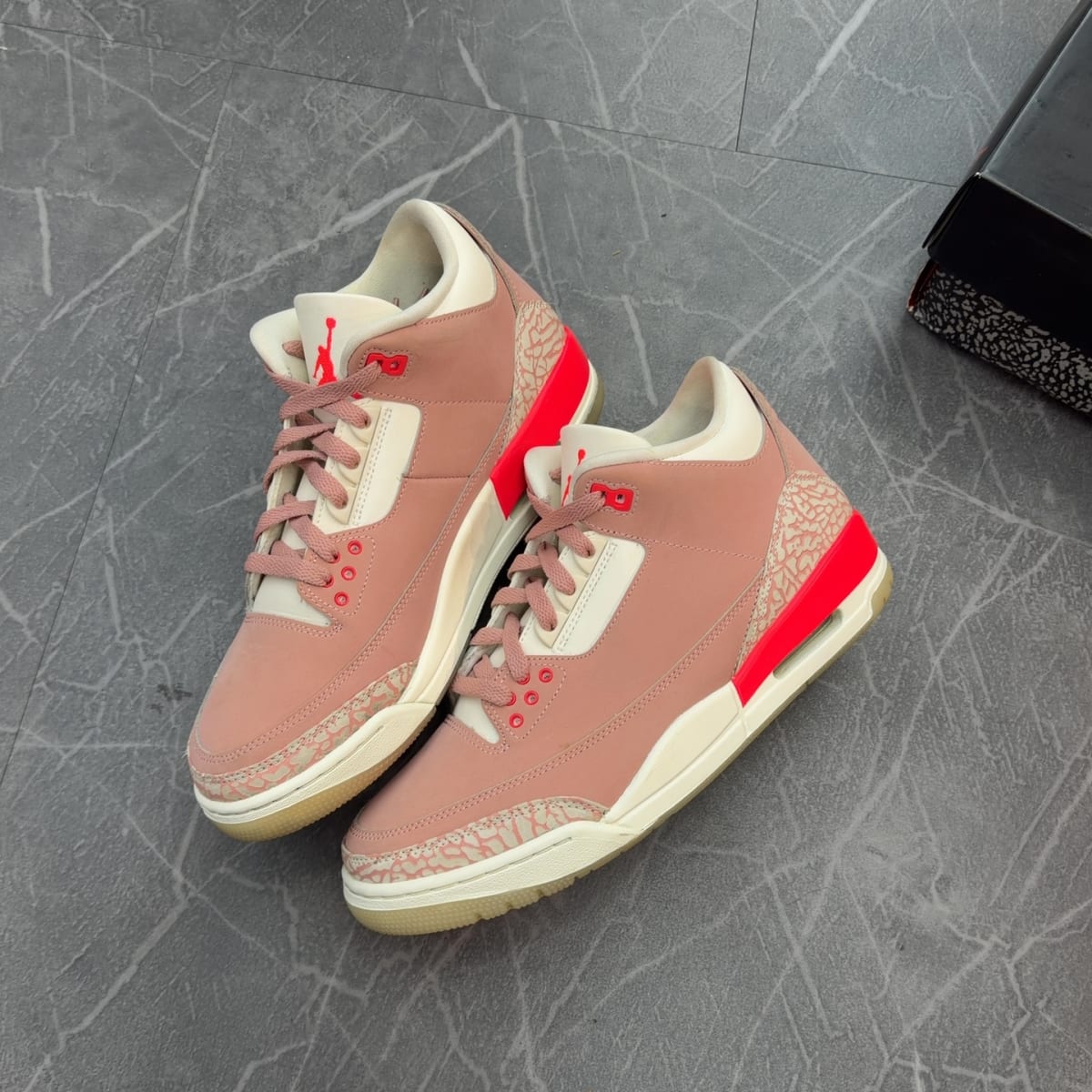 Jordan 3 Retro Rust Pink (Women's) (Size 11W) (Lightly Worn)