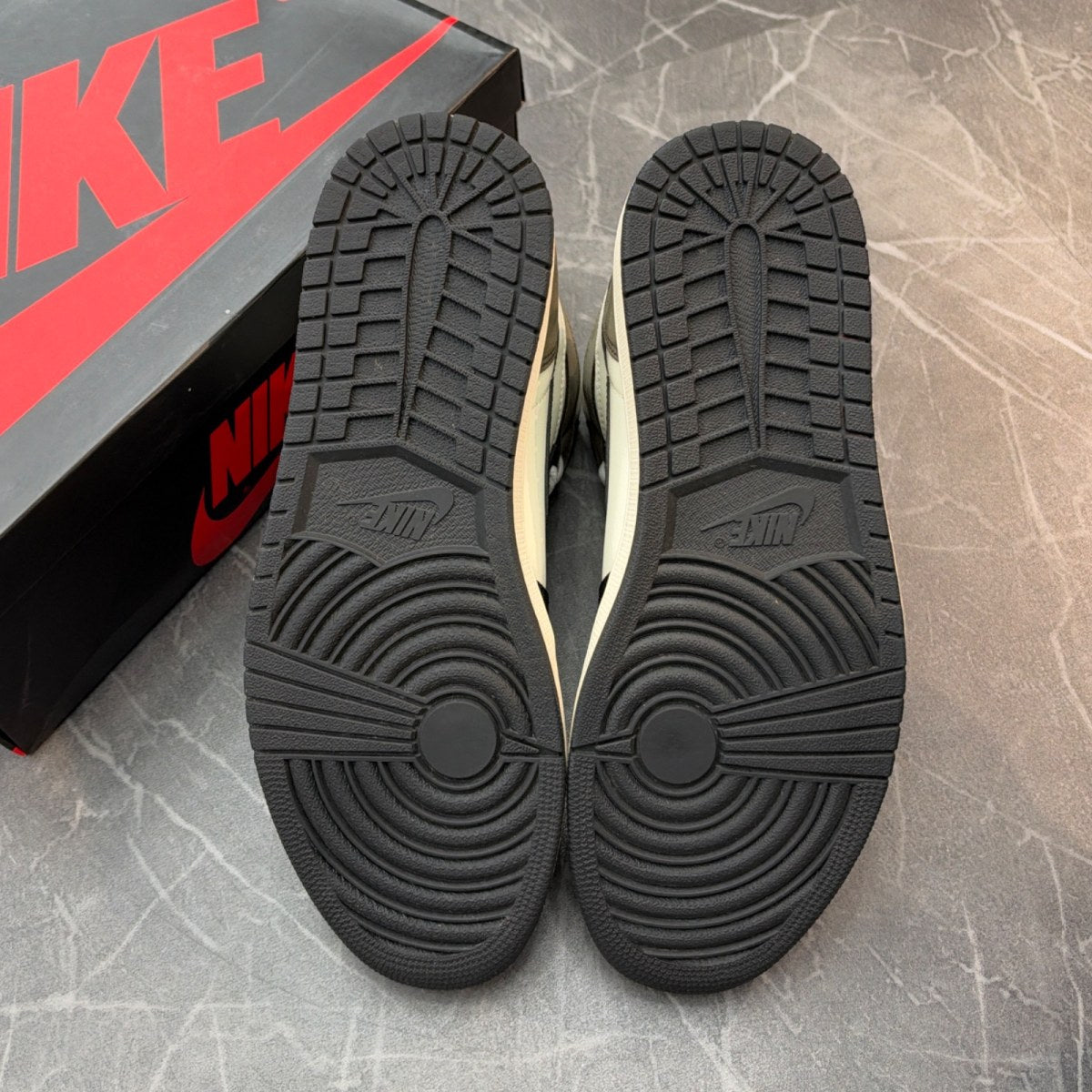 Jordan 1 Retro High Dark Mocha - Image 4