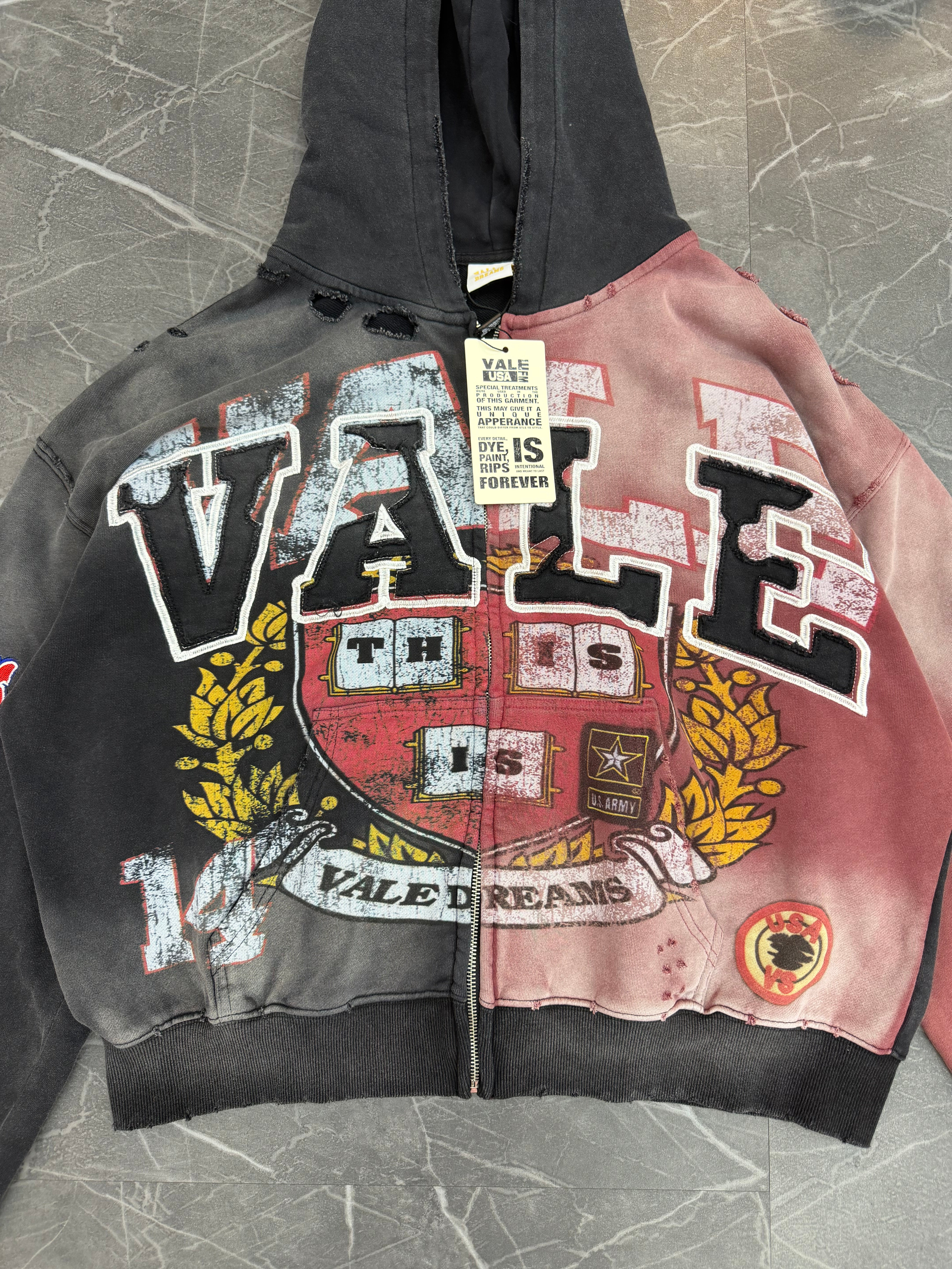 Vale Zip Up “Two-Face Red/Black”