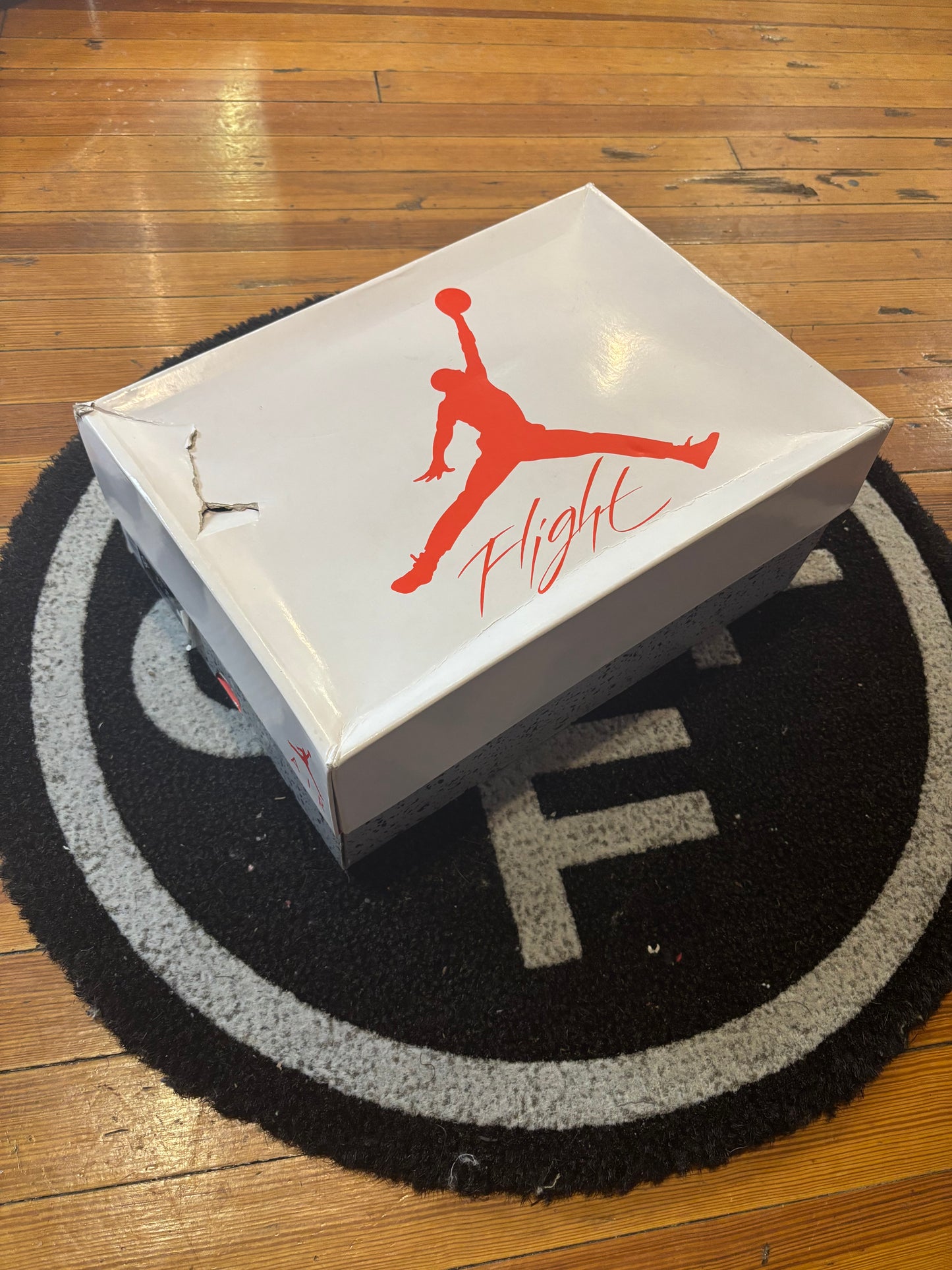 Jordan 4 “White Oreo”