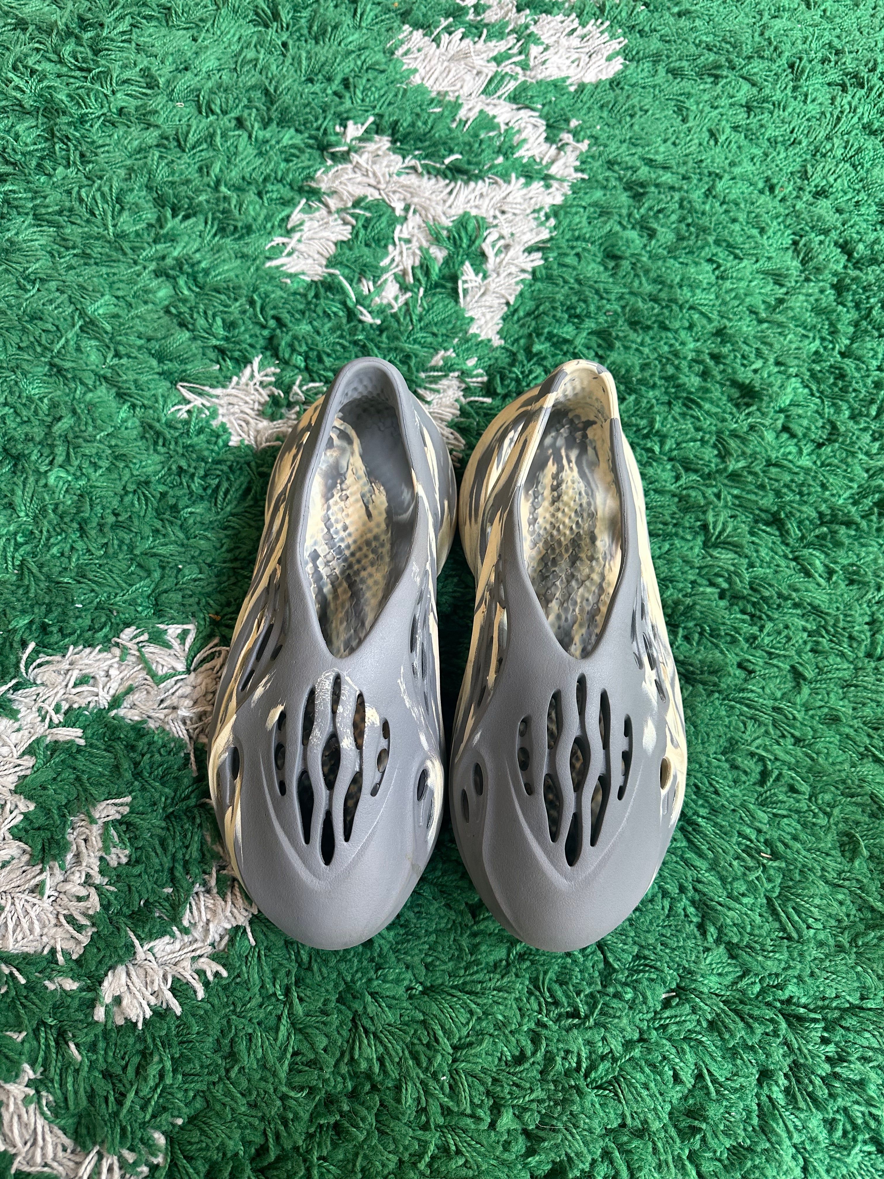 Yeezy Foam Runner “MXT Moon Grey”