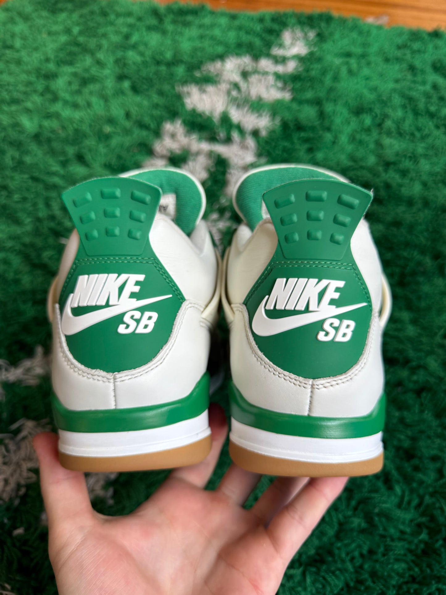 Jordan 4 SB “Pine Green”