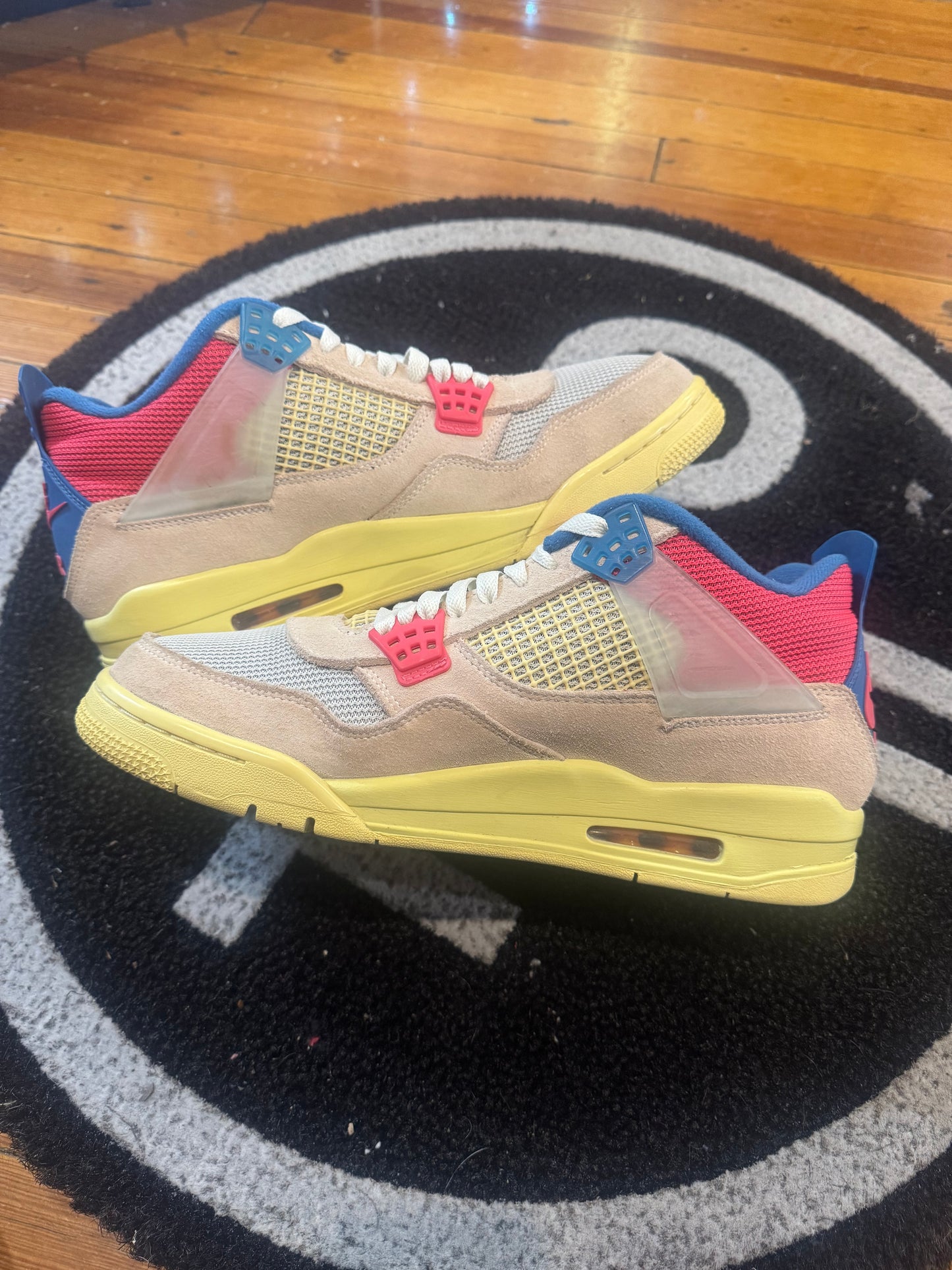 Jordan 4 Union “Guava Ice”