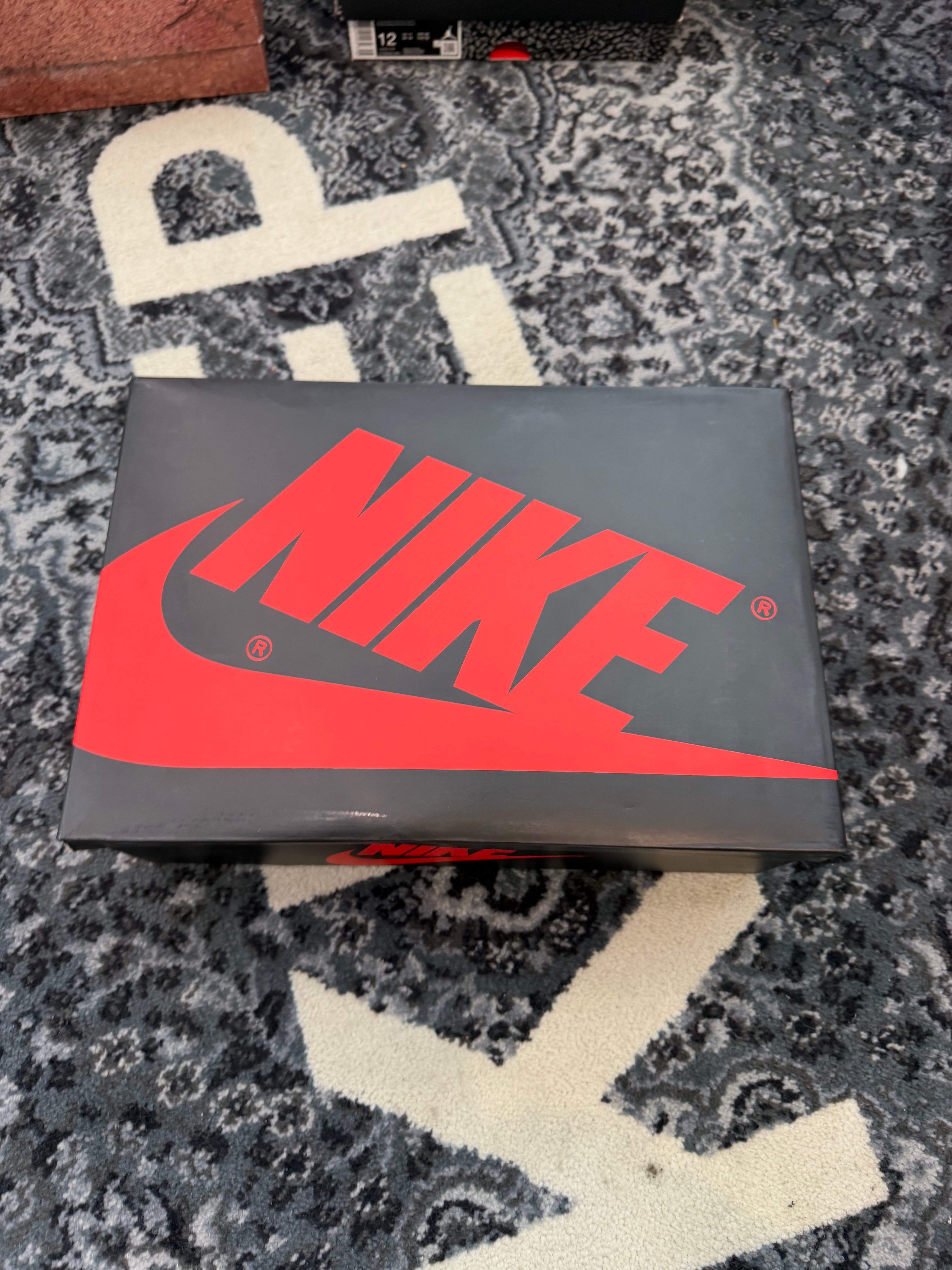 Jordan 1 Low “Chicago”