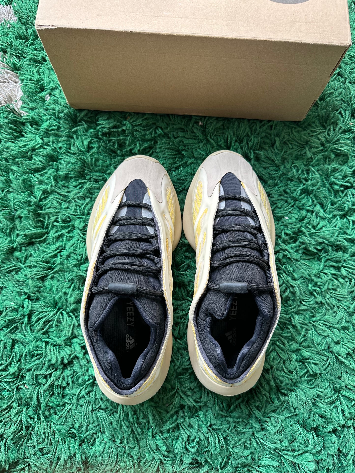 Yeezy 700 “Safflower”