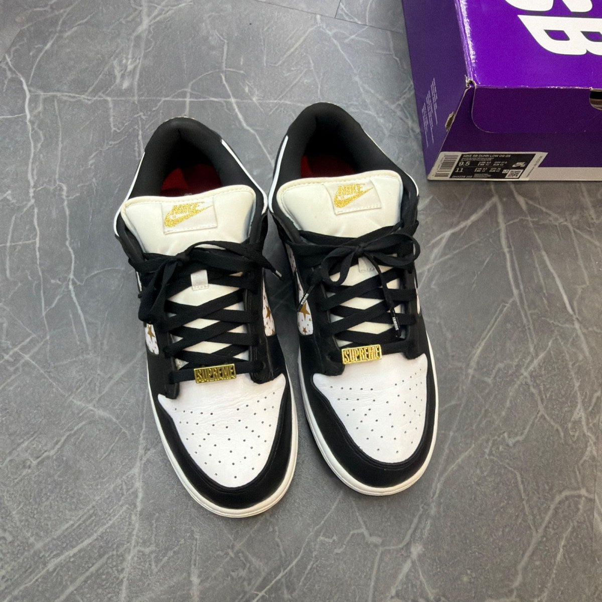 Nike SB Dunk Low Supreme Stars Black (2021) - Image 2