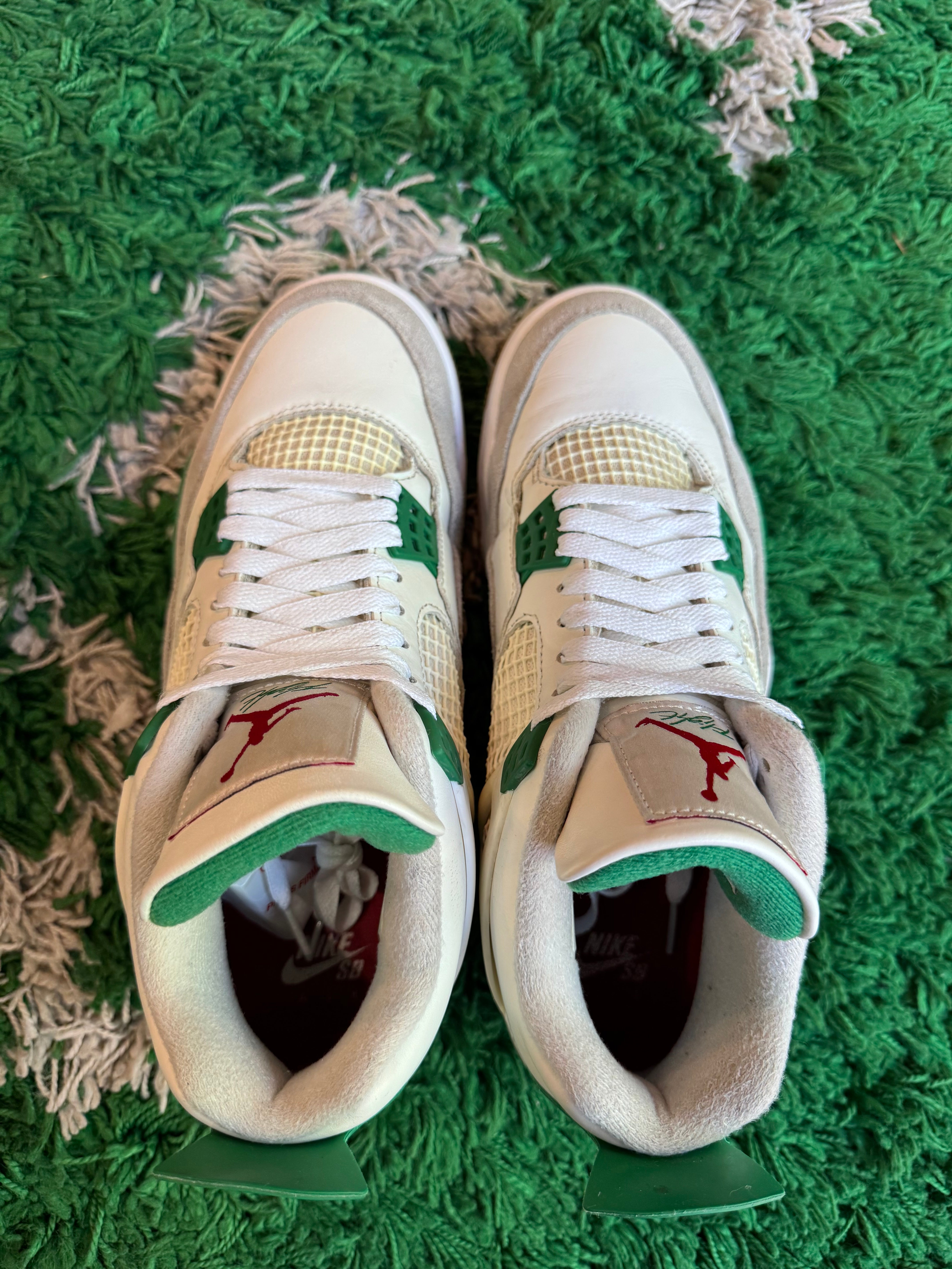 Jordan 4 SB “Pine Green”