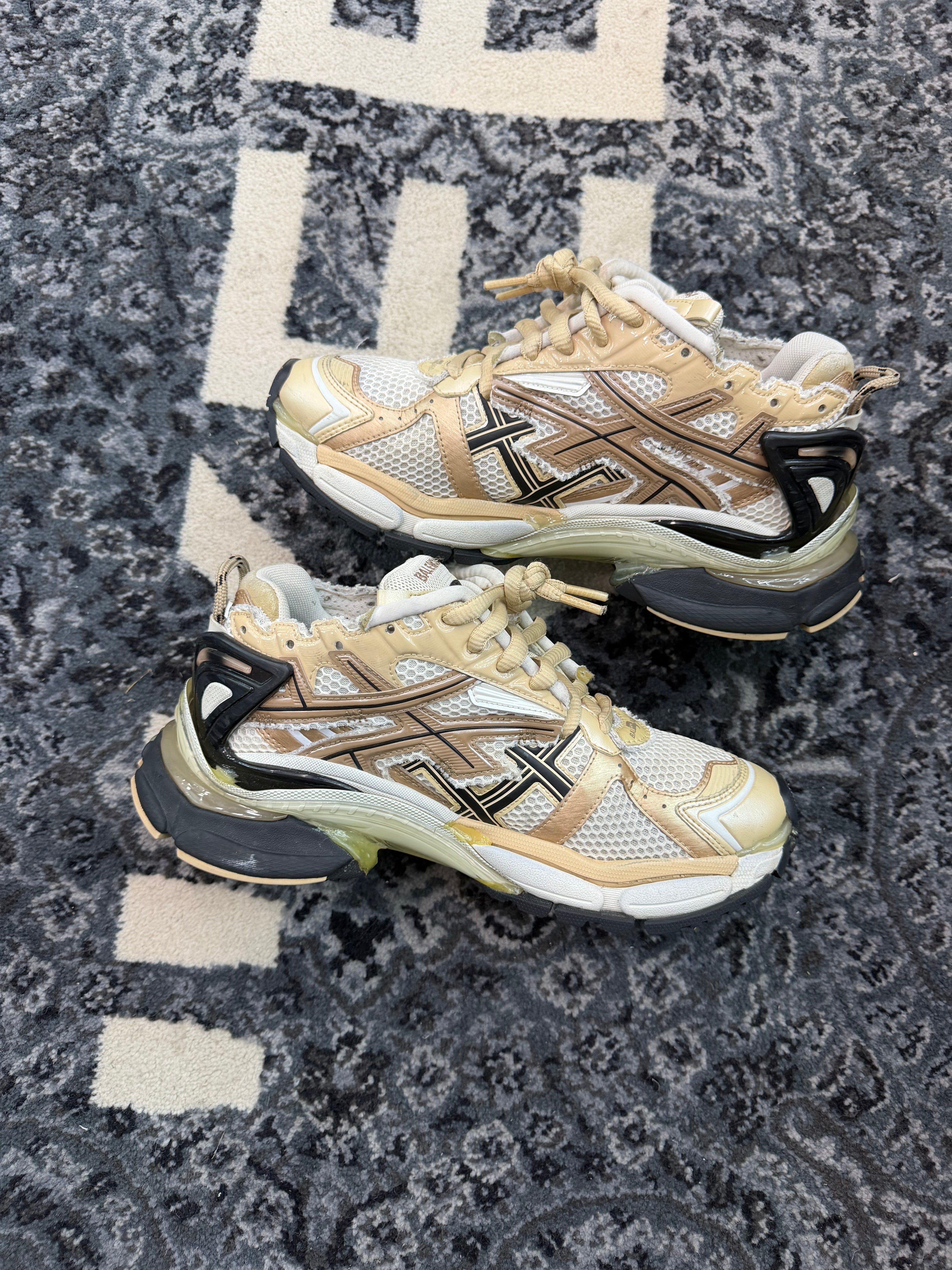 Balenciaga Runner “Mocha”