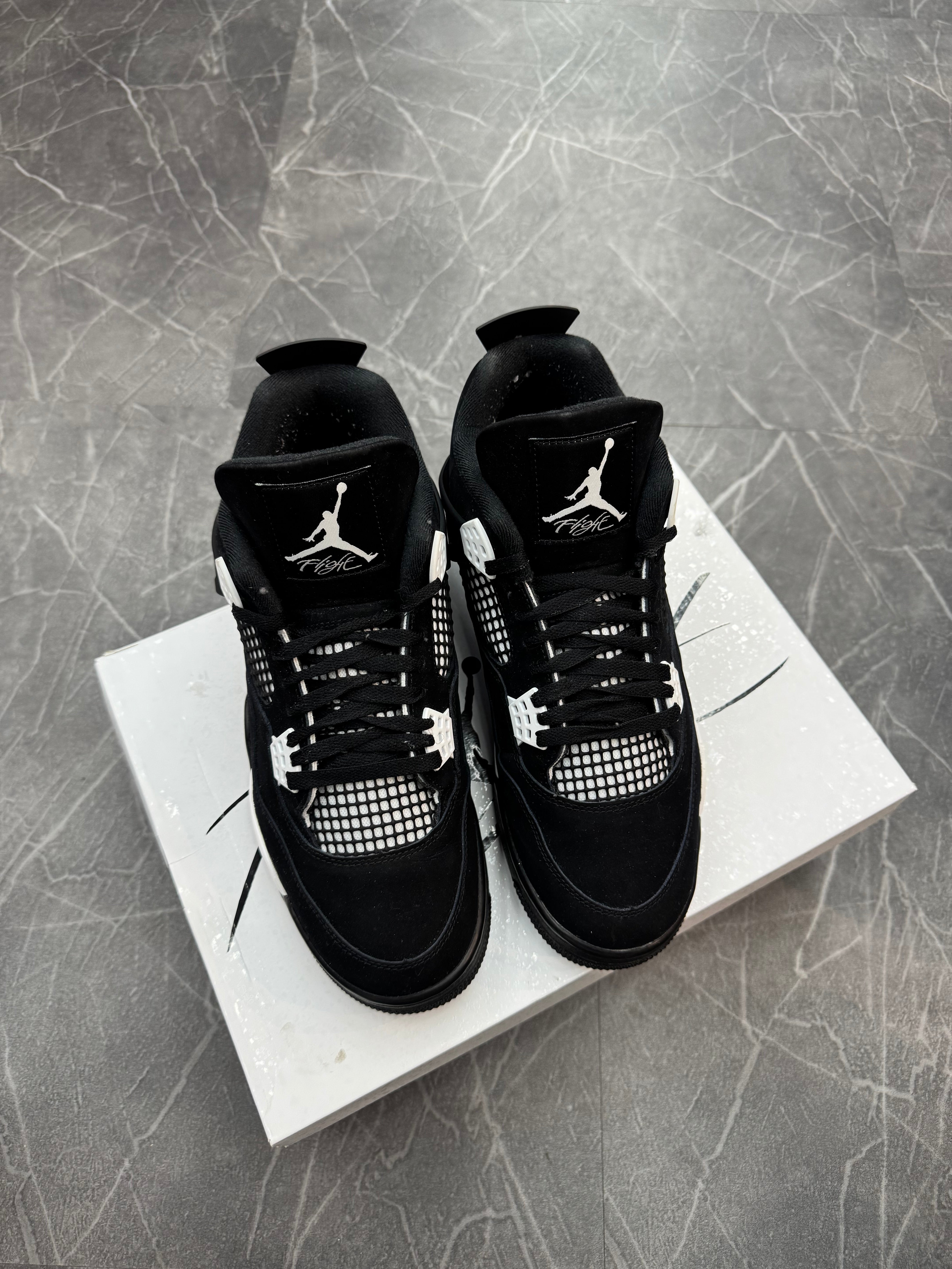 Jordan 4 White Thunder