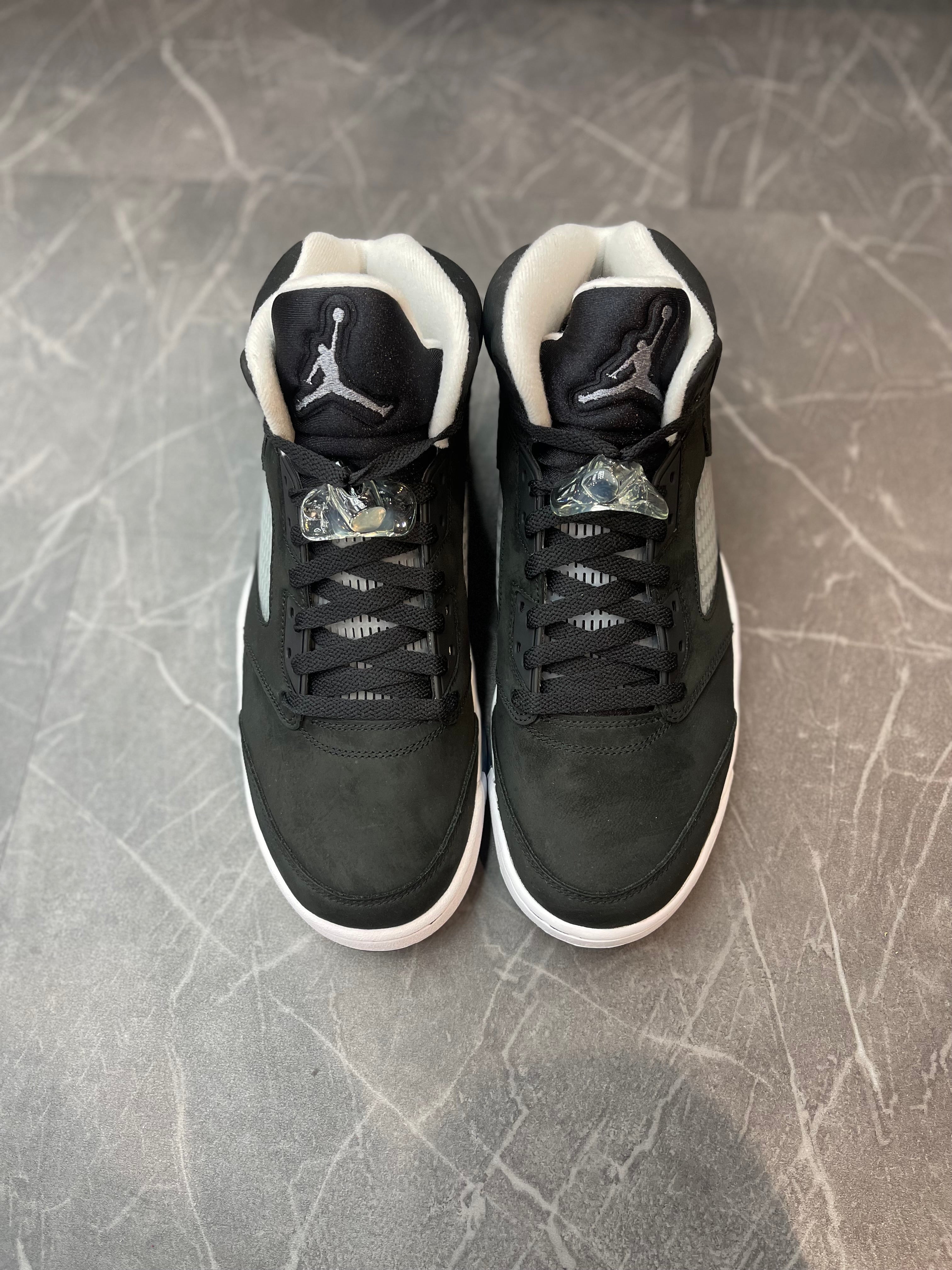 Jordan 5 “Moonlight”