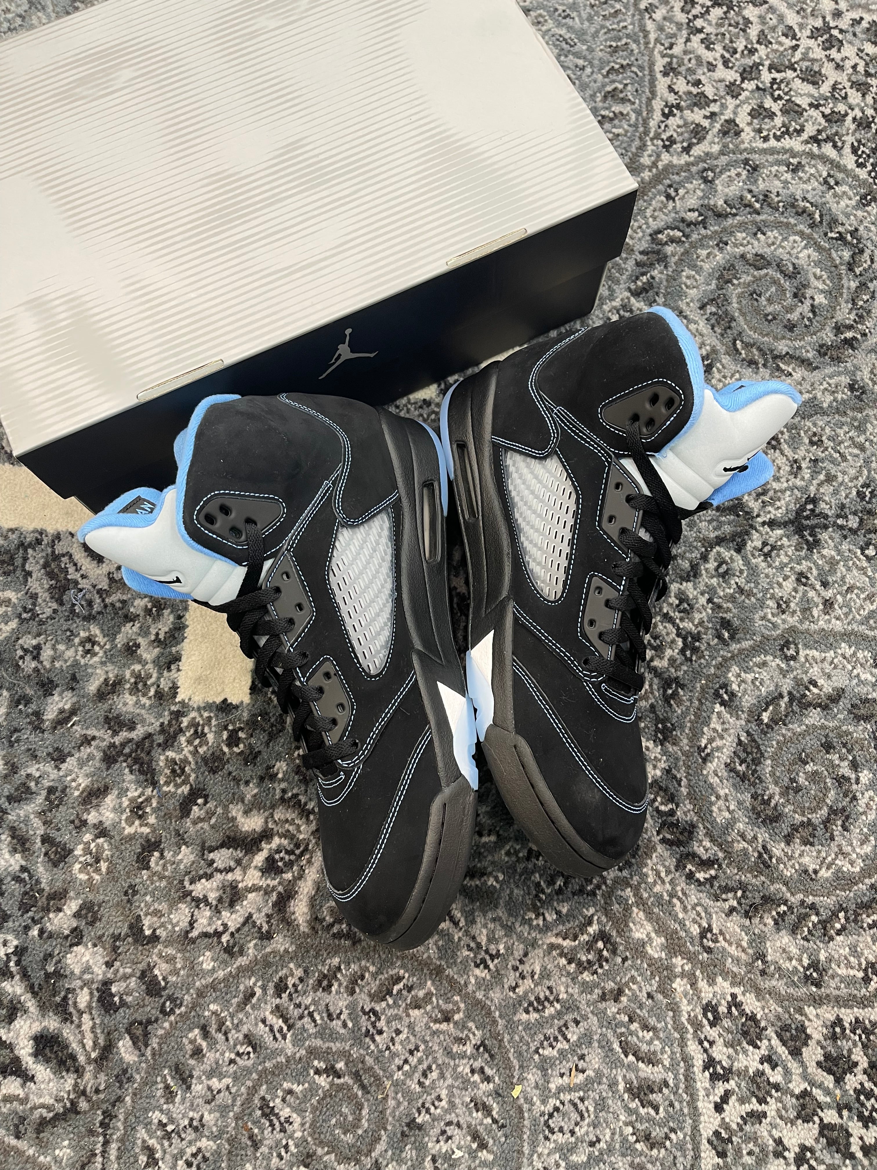 Jordan 5 “Black University Blue”