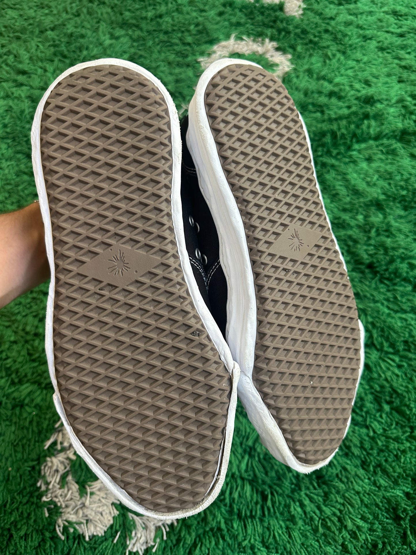 Maison Mihara Canvas Low “Black”