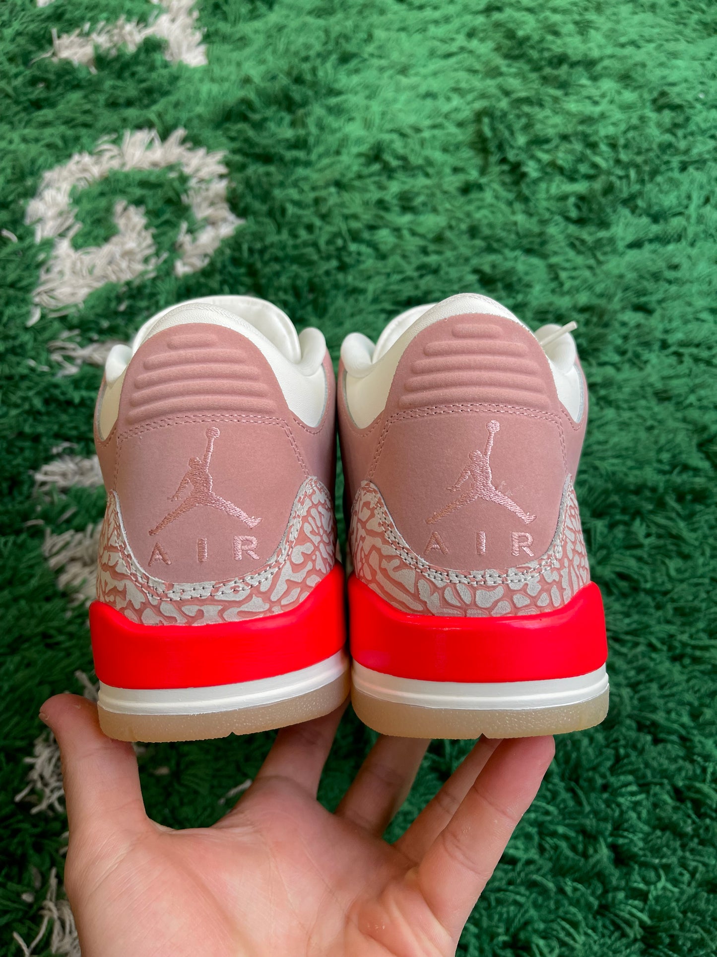 Jordan 3 “Rust Pink”