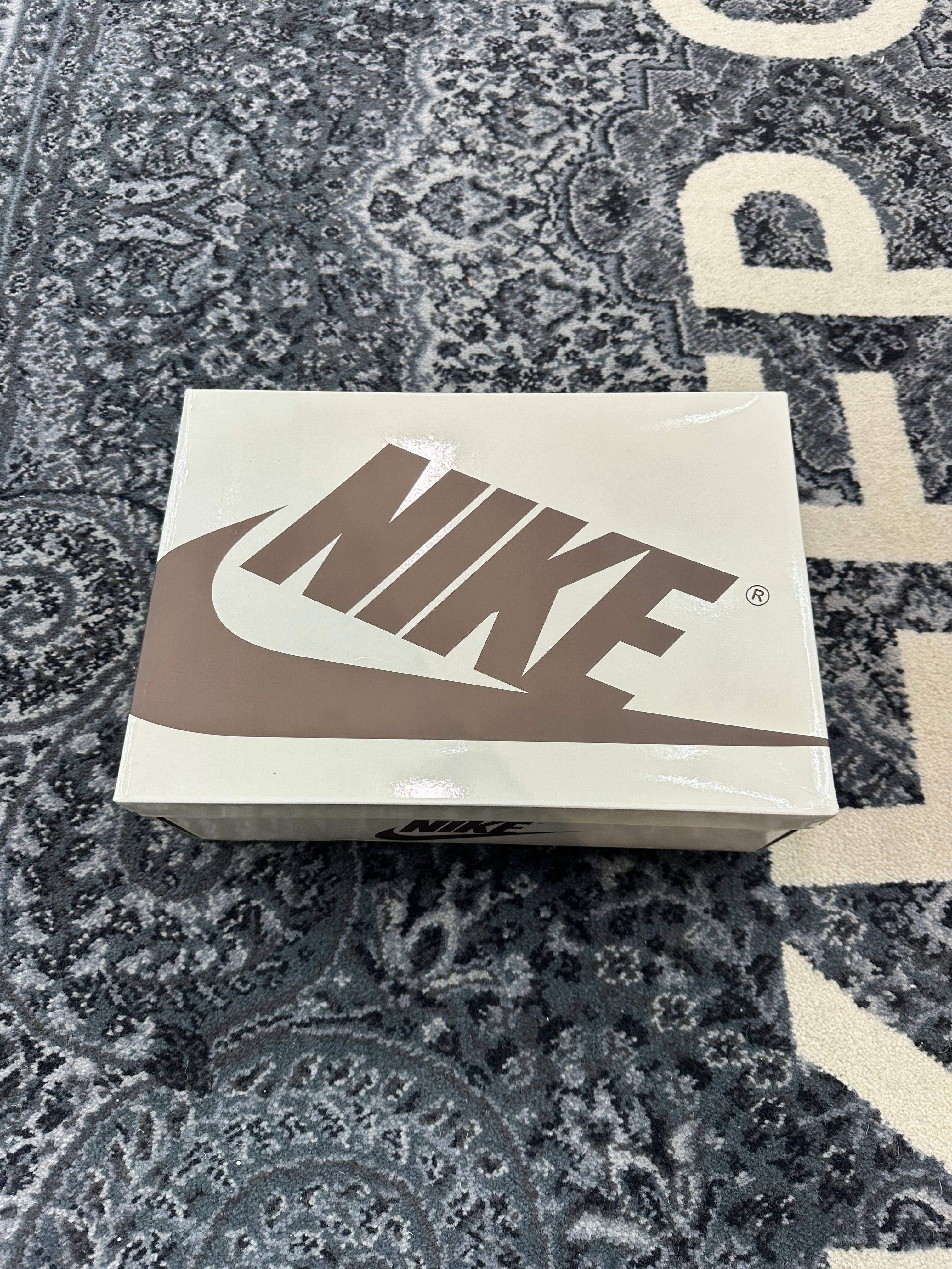 Jordan 1 Low Travis Scott “Velvet Brown”