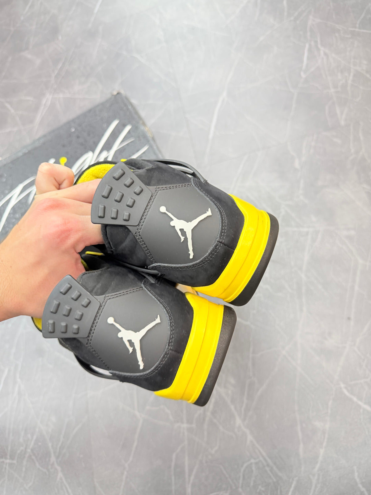 Jordan 4 Thunder (2023)
