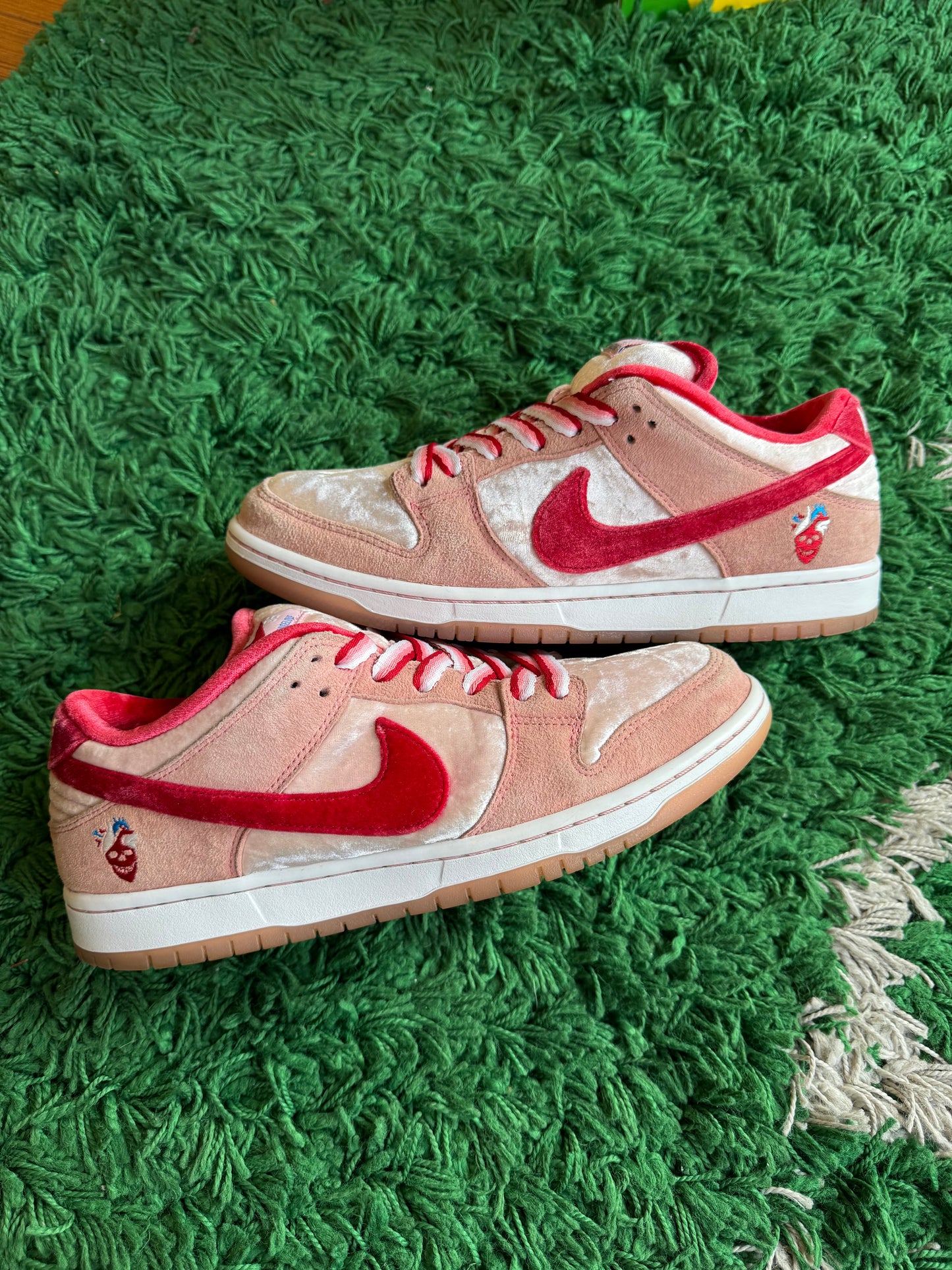 Nike Dunk Low SB “Strange Love”