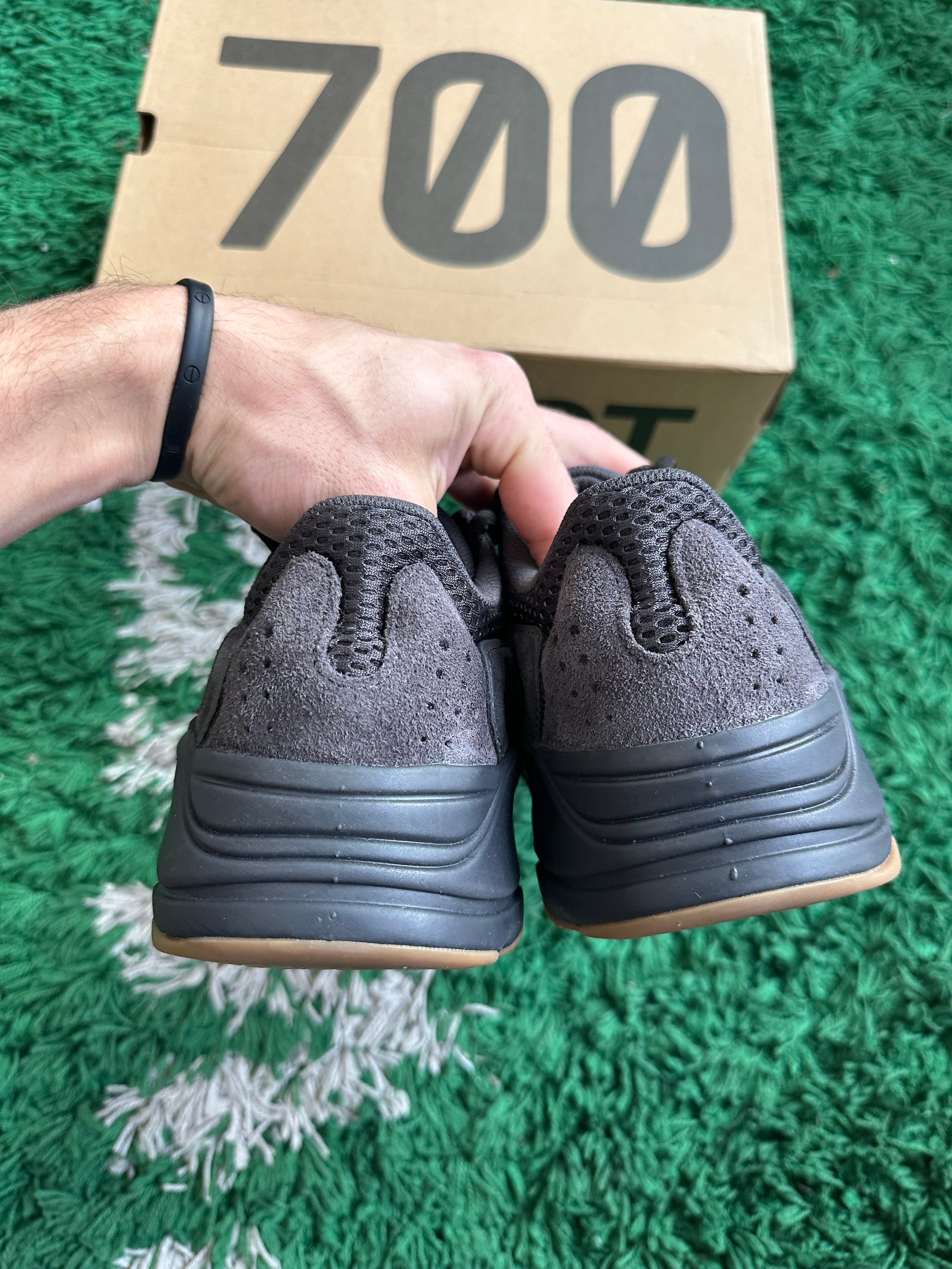 Yeezy 700 “Utility Black”