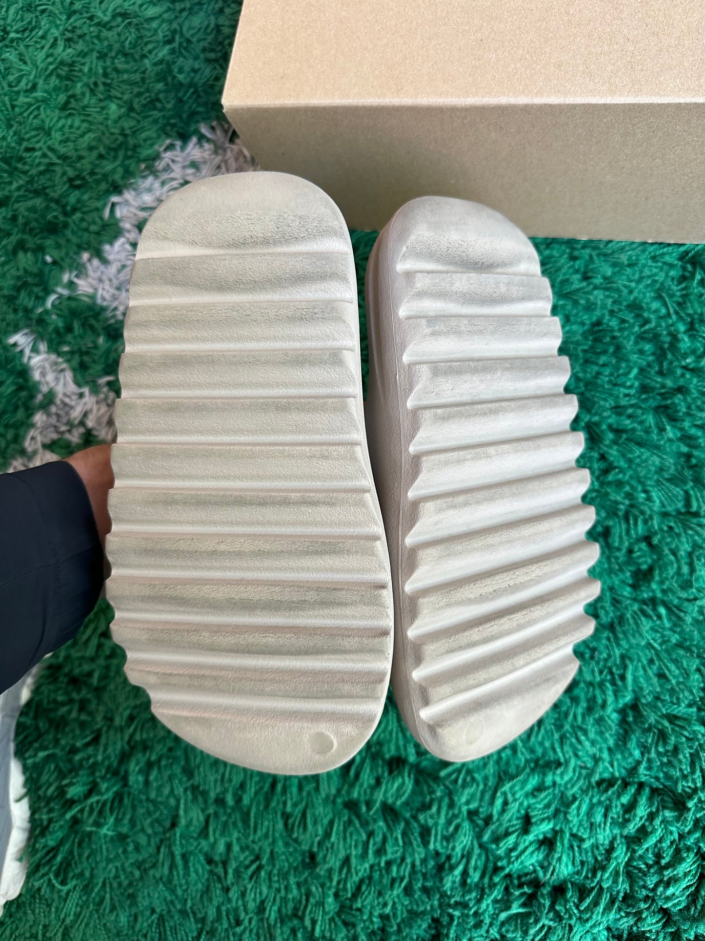 Yeezy Slide “Pure”