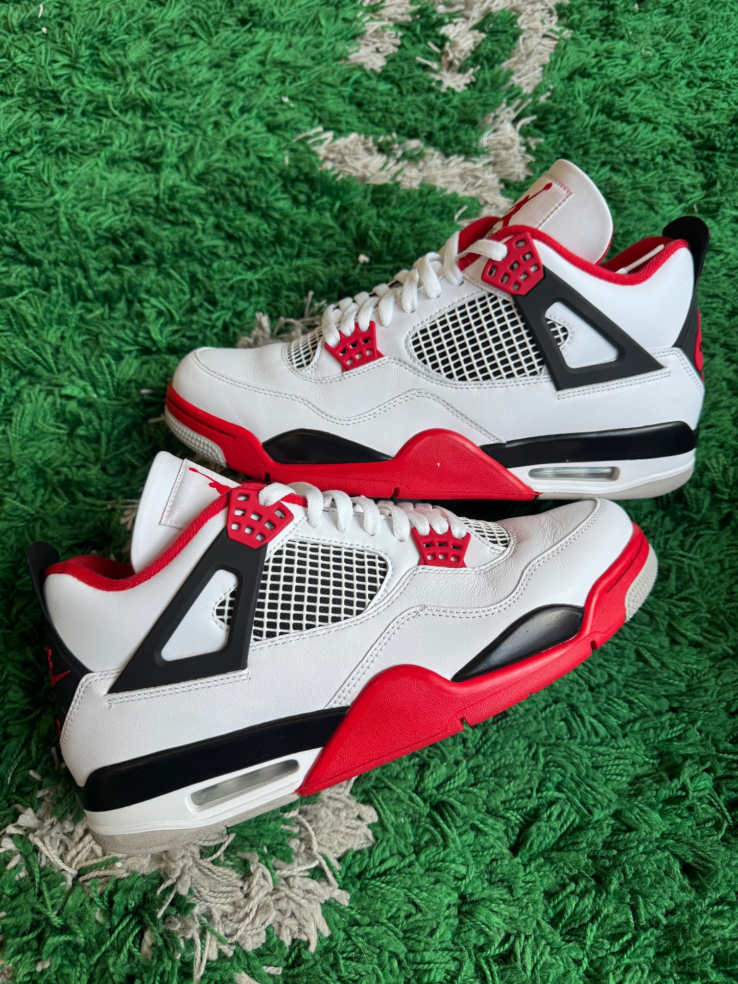 Jordan 4 “Fire Red”